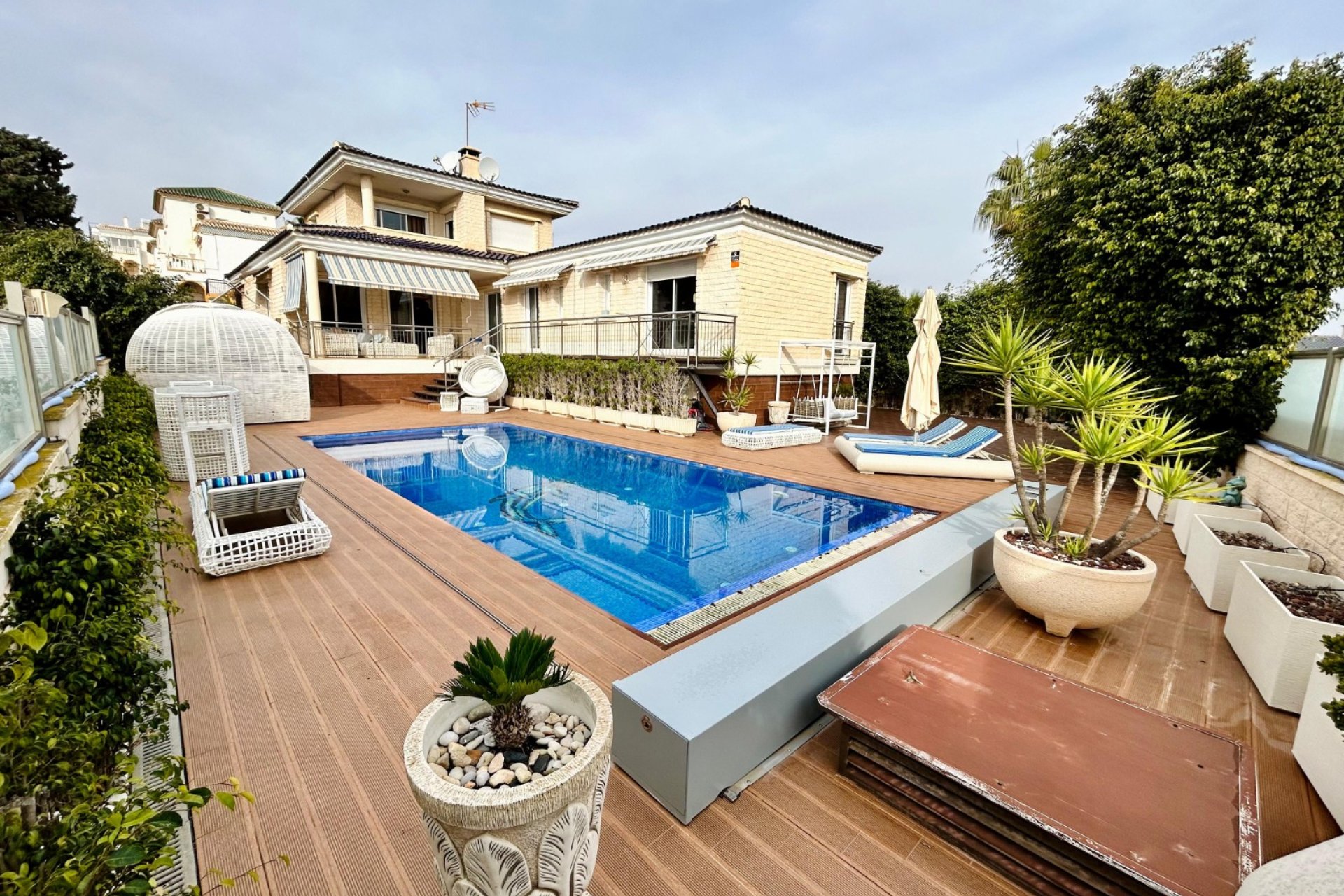 Resale - - CHALET -
Torrevieja - La Mata