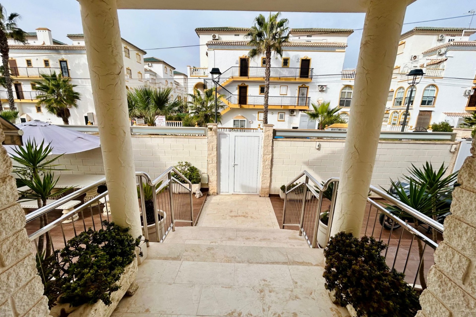 Resale - - CHALET -
Torrevieja - La Mata