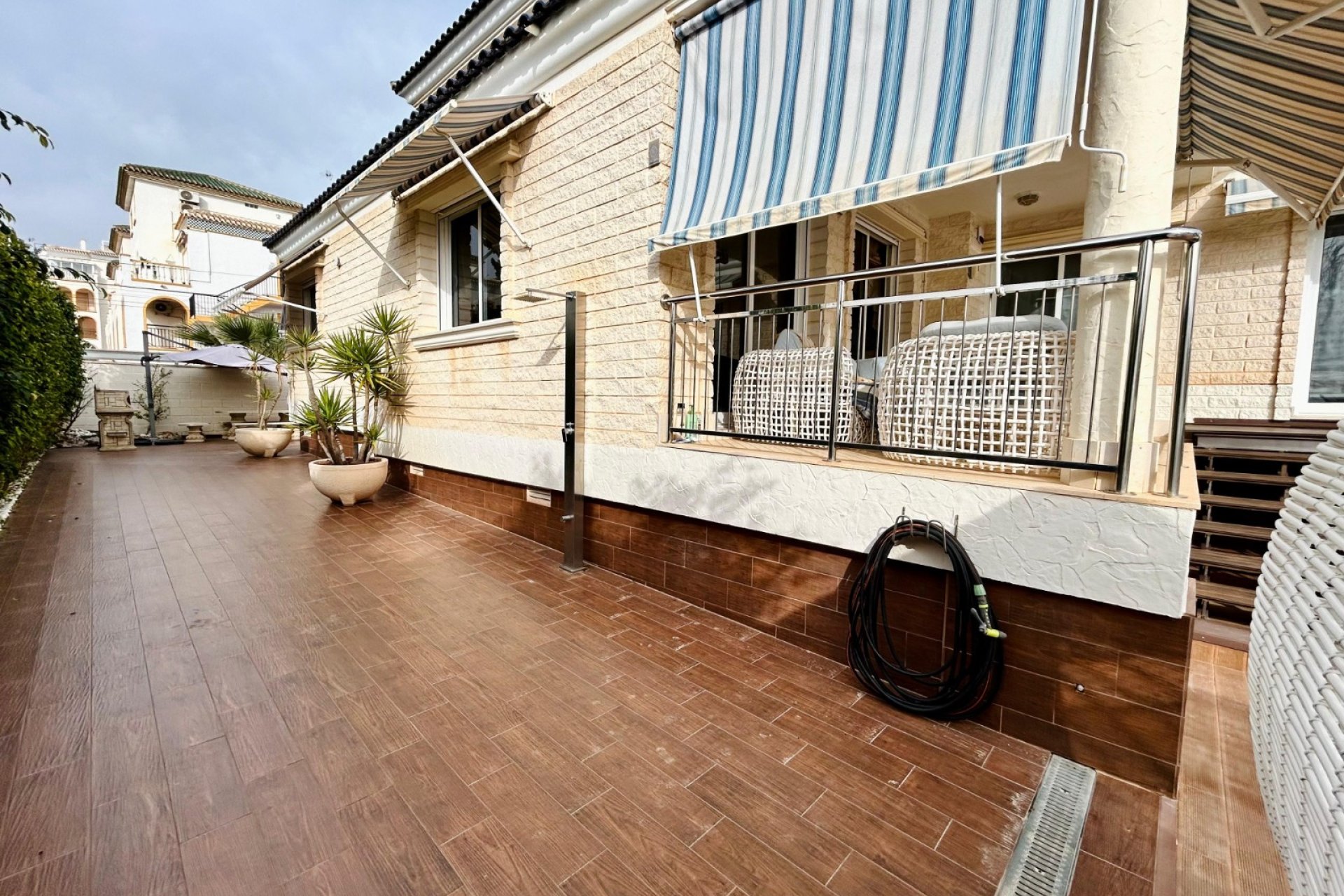 Resale - - CHALET -
Torrevieja - La Mata