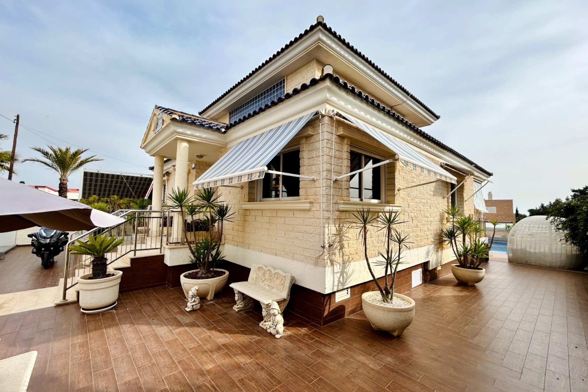 Resale - - CHALET -
Torrevieja - La Mata