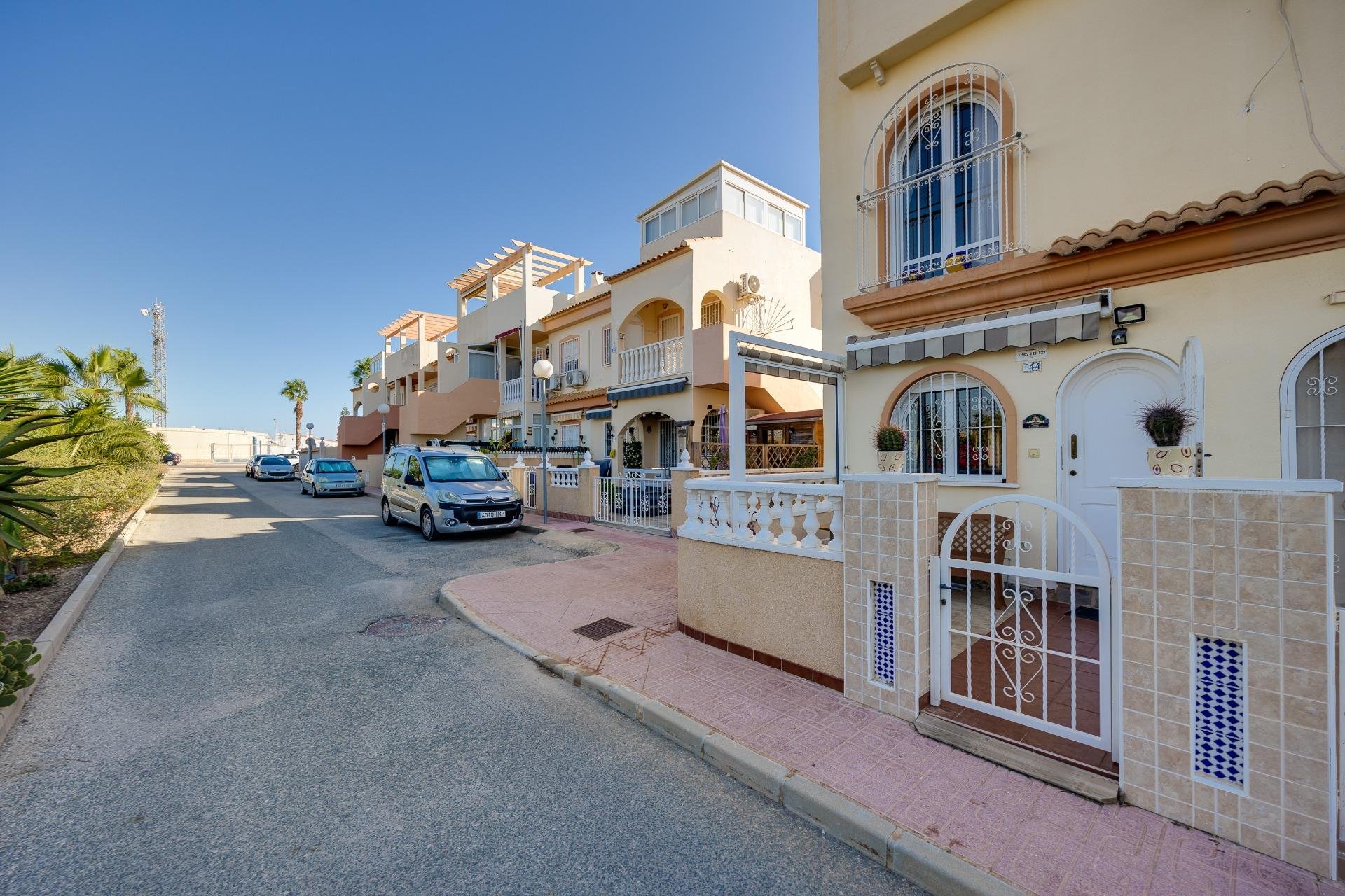 Resale - Duplex -
Orihuela Costa - La Florida