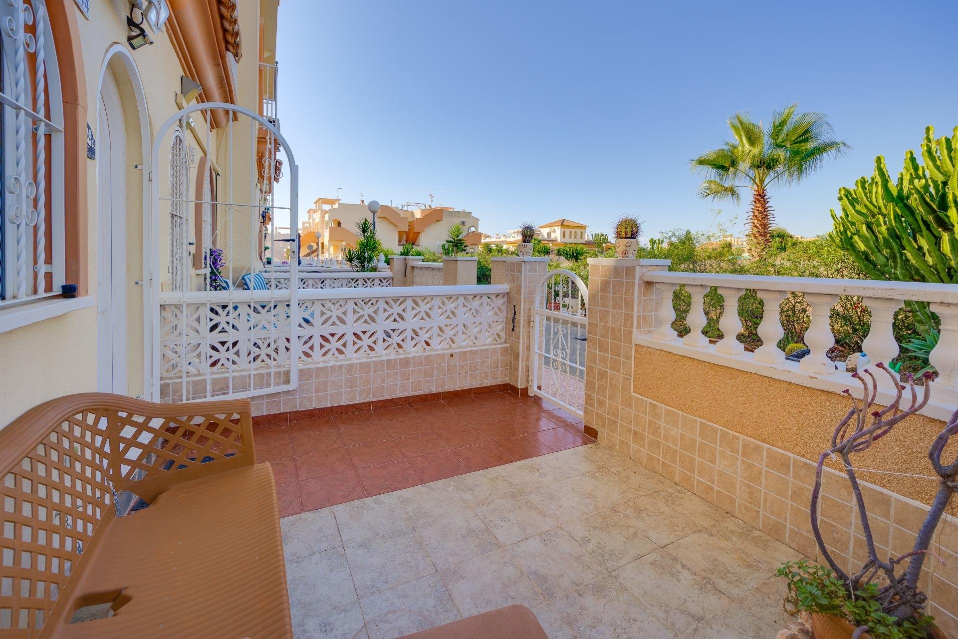 Resale - Duplex -
Orihuela Costa - La Florida