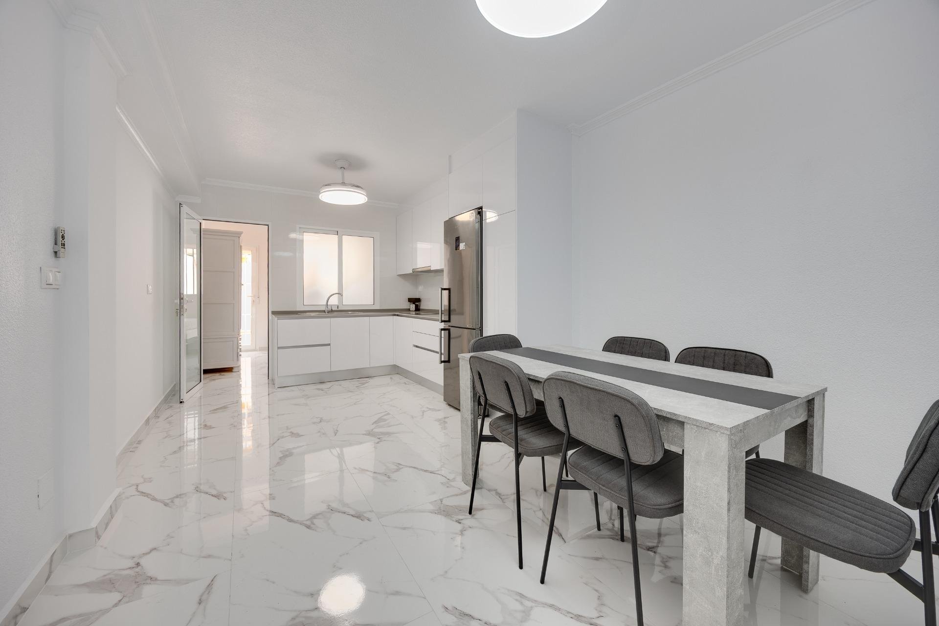 Resale - Duplex -
Torrevieja - Acequion