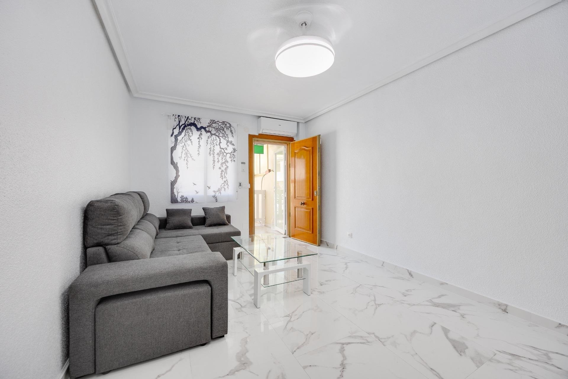 Resale - Duplex -
Torrevieja - Acequion