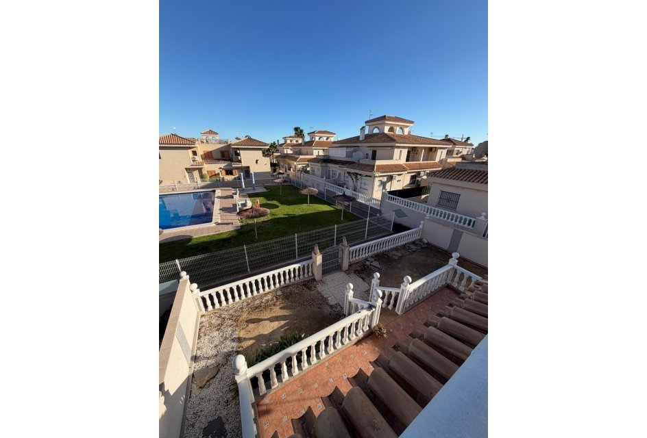 Resale - Inmueble singular -
Orihuela Costa - Playa Flamenca