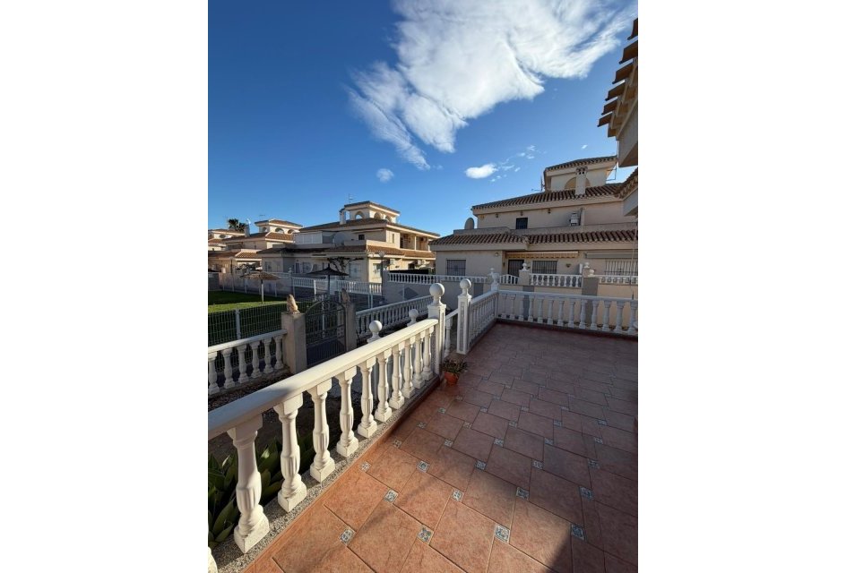 Resale - Inmueble singular -
Orihuela Costa - Playa Flamenca