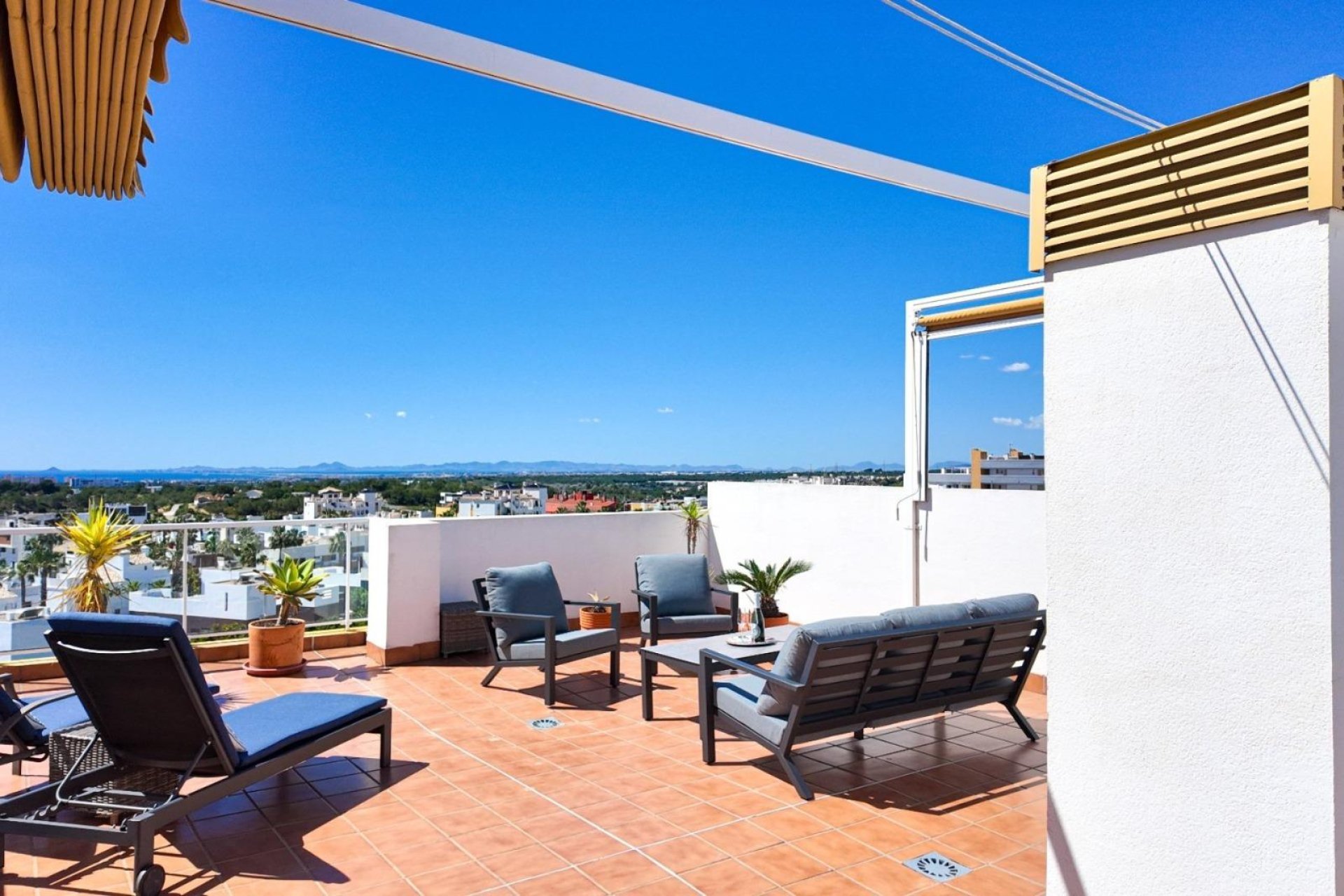 Resale - Penthouse -
Orihuela Costa - Las Filipinas