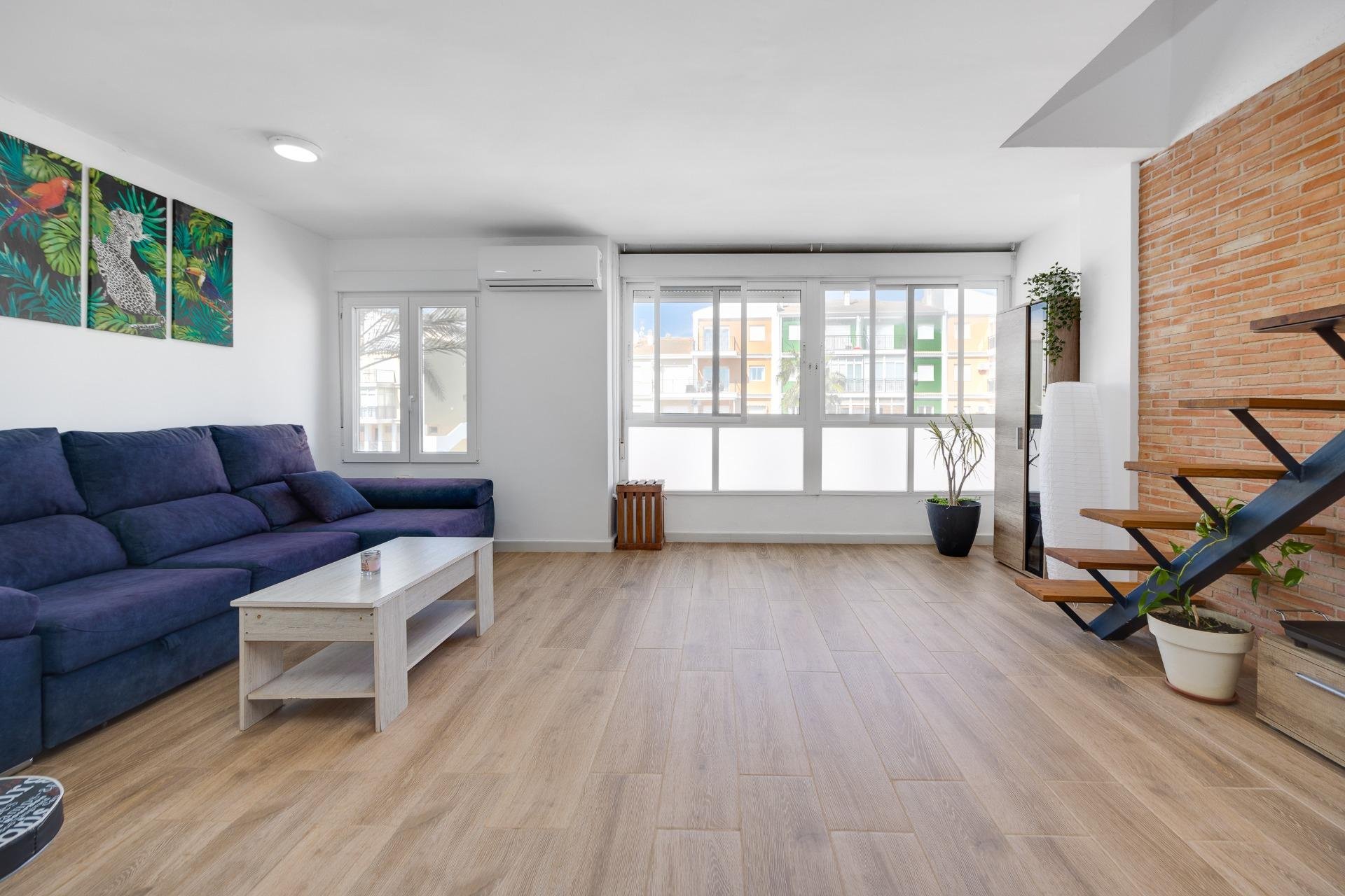 Resale - Penthouse -
Torrevieja - Eliseos playa