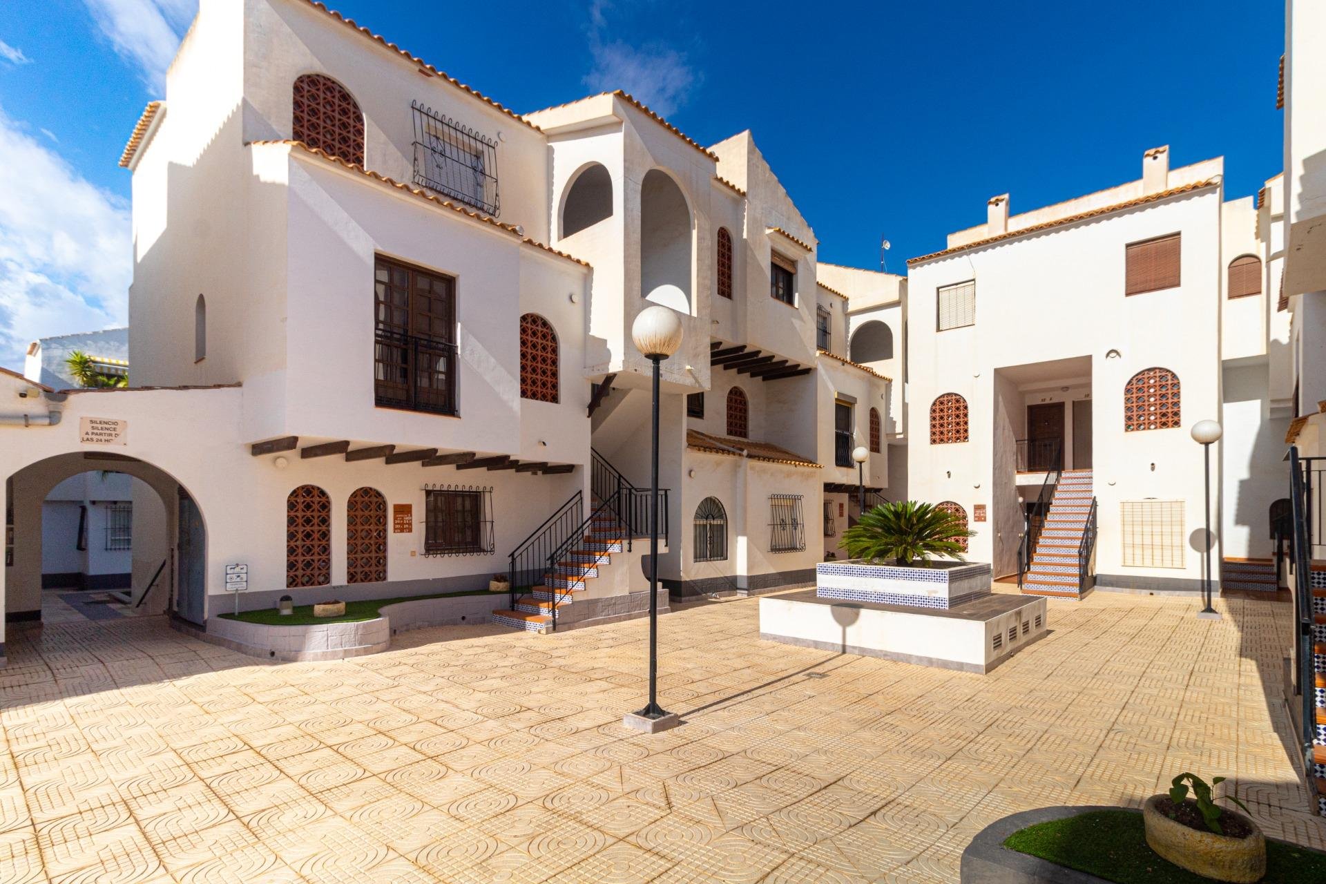 Resale - Penthouse -
Torrevieja - Playa de los Naufragos