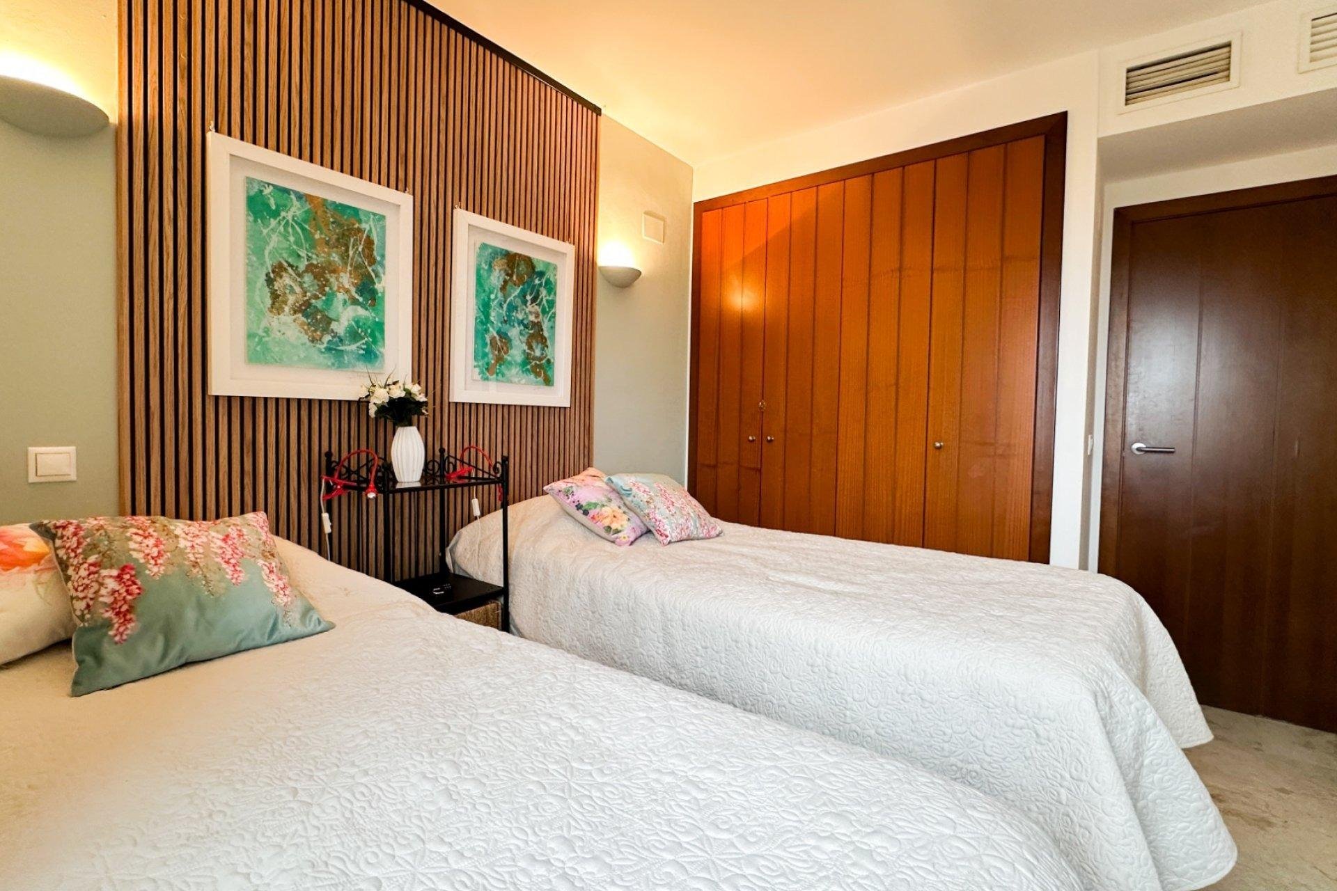 Resale - Penthouse -
Torrevieja - Punta prima