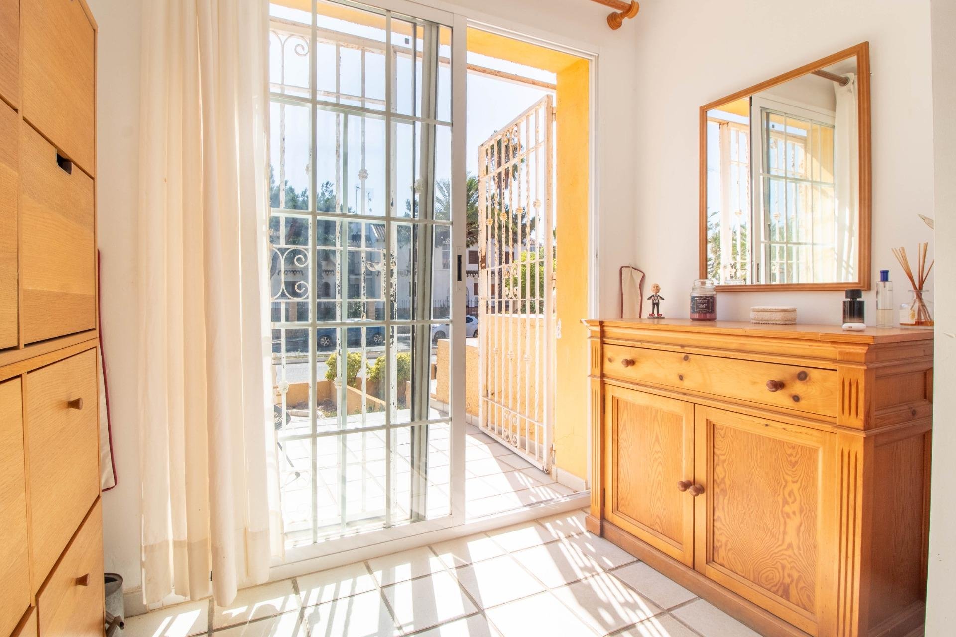 Resale - Semi -
Cabo Roig