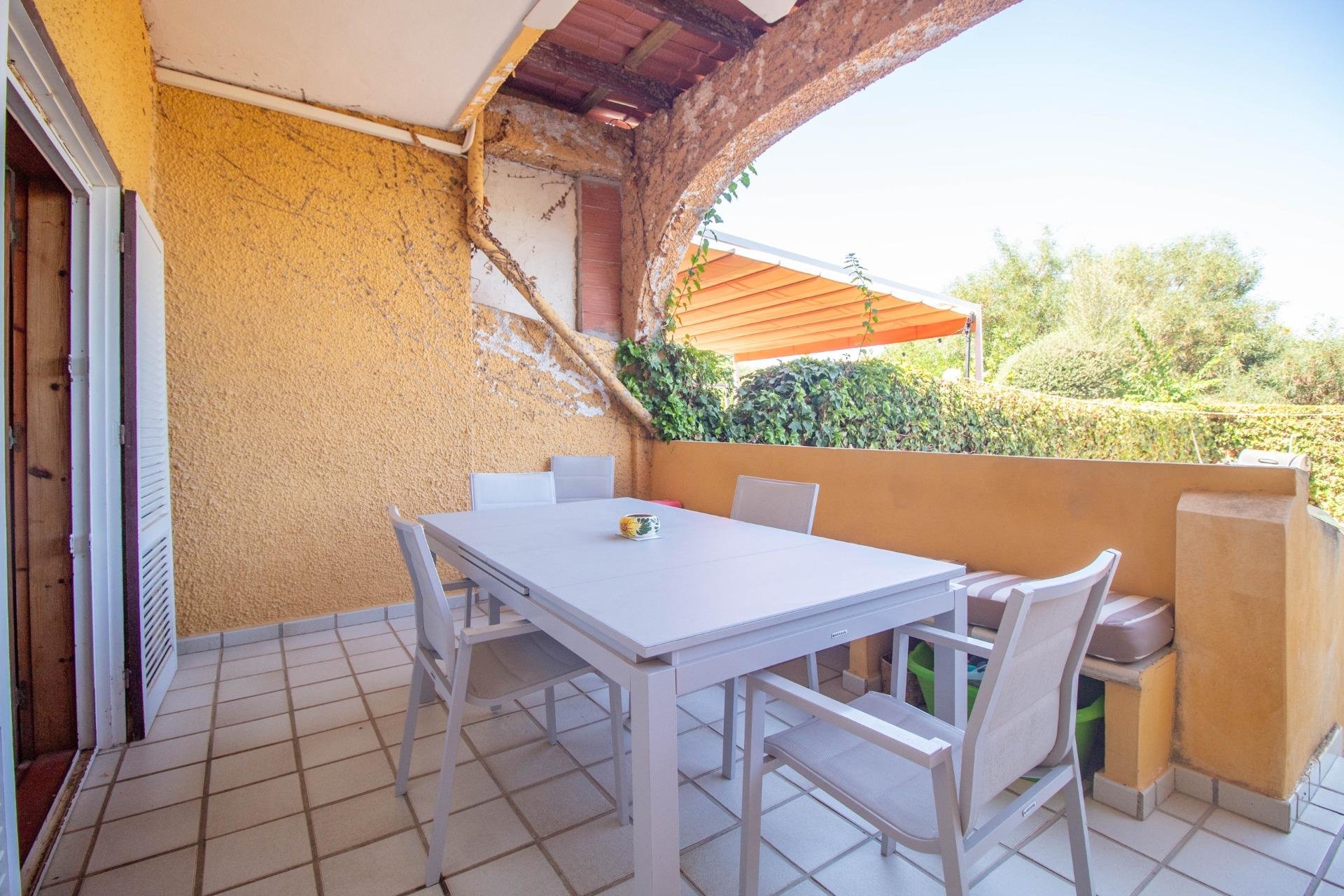 Resale - Semi -
Cabo Roig