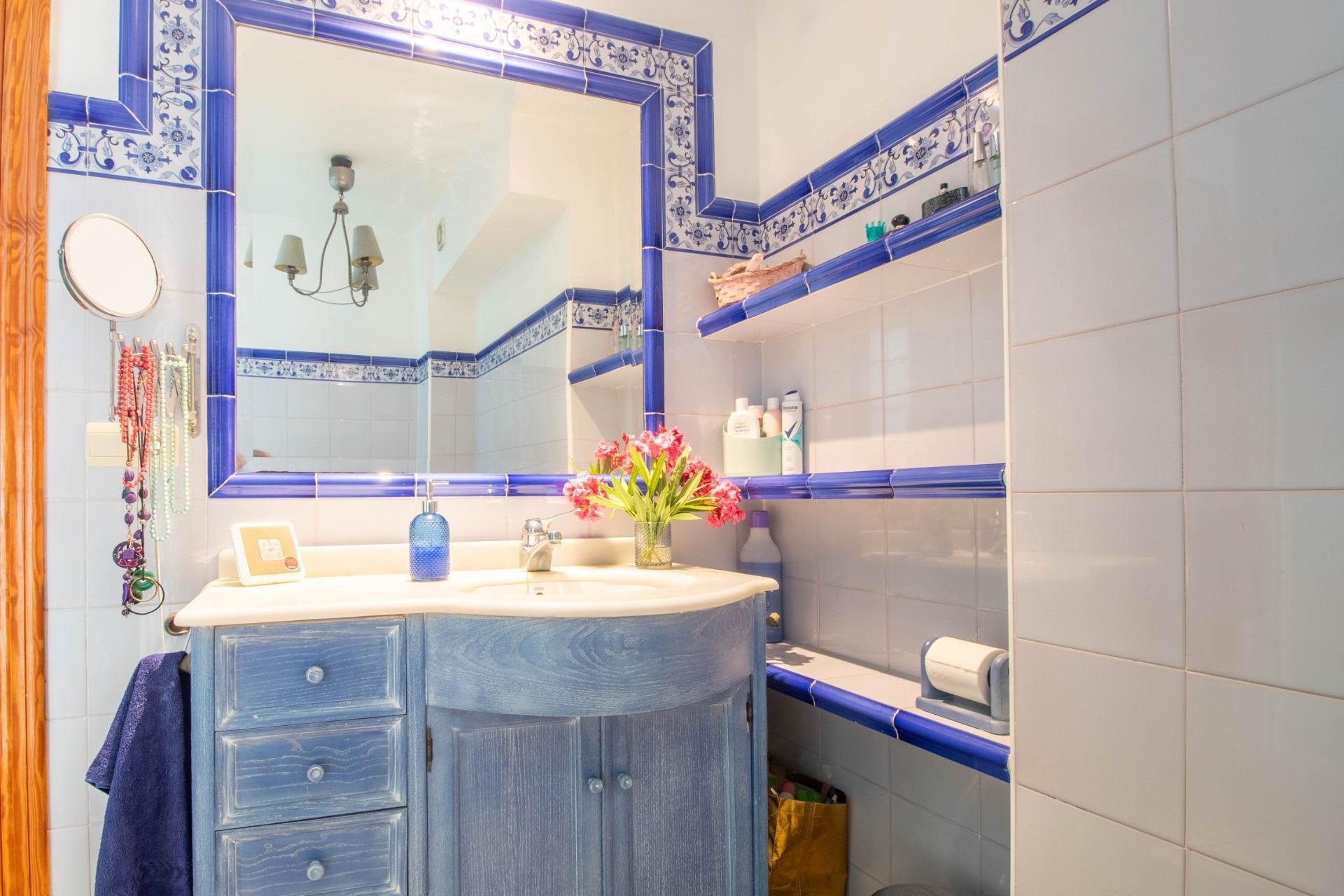 Resale - Semi -
Cabo Roig
