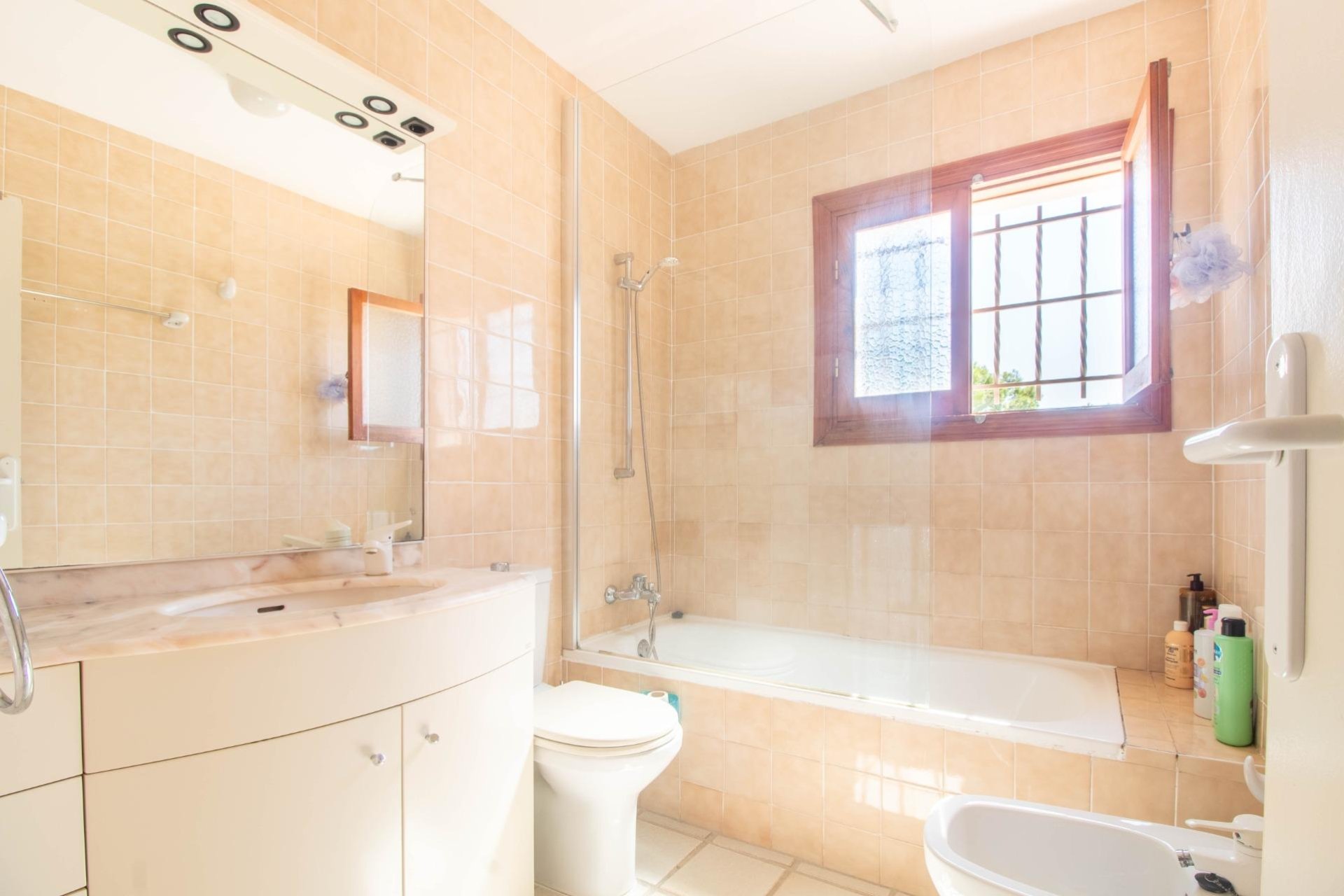 Resale - Semi -
Cabo Roig