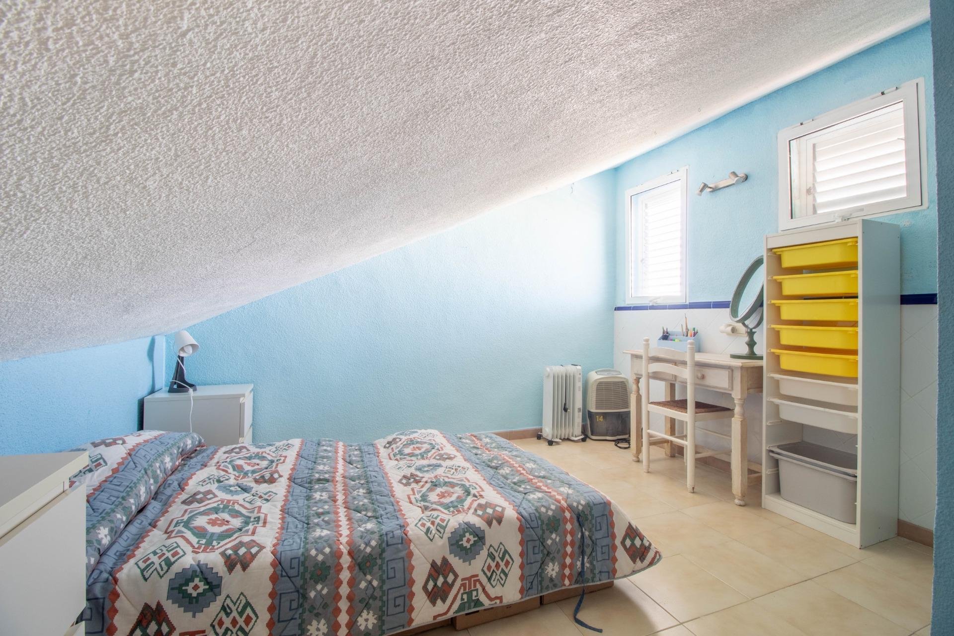 Resale - Semi -
Cabo Roig