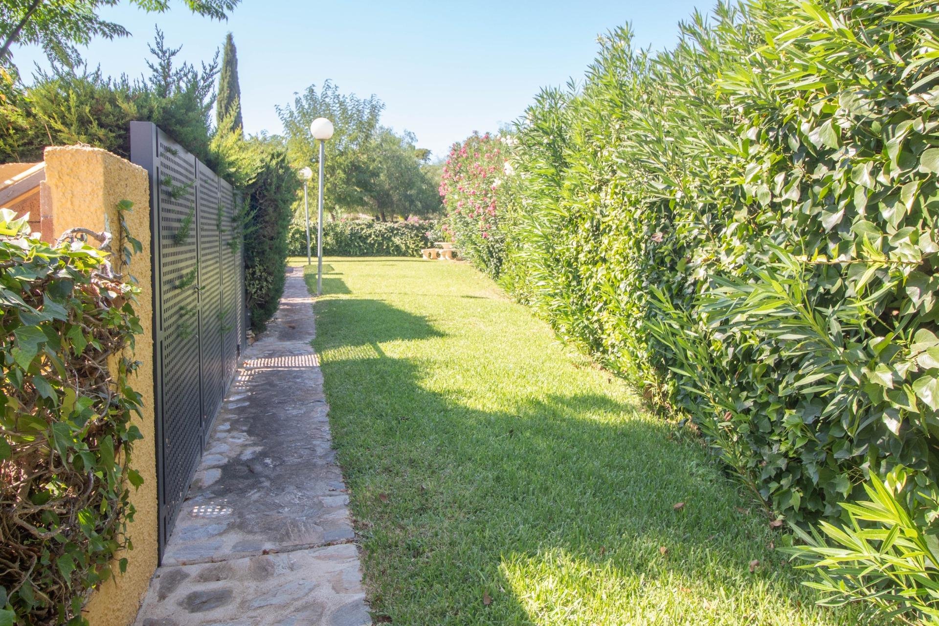 Resale - Semi -
Cabo Roig