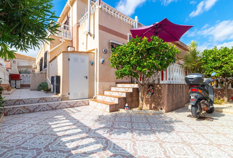 Resale - Terraced house -
Orihuela Costa - Cabo Roig