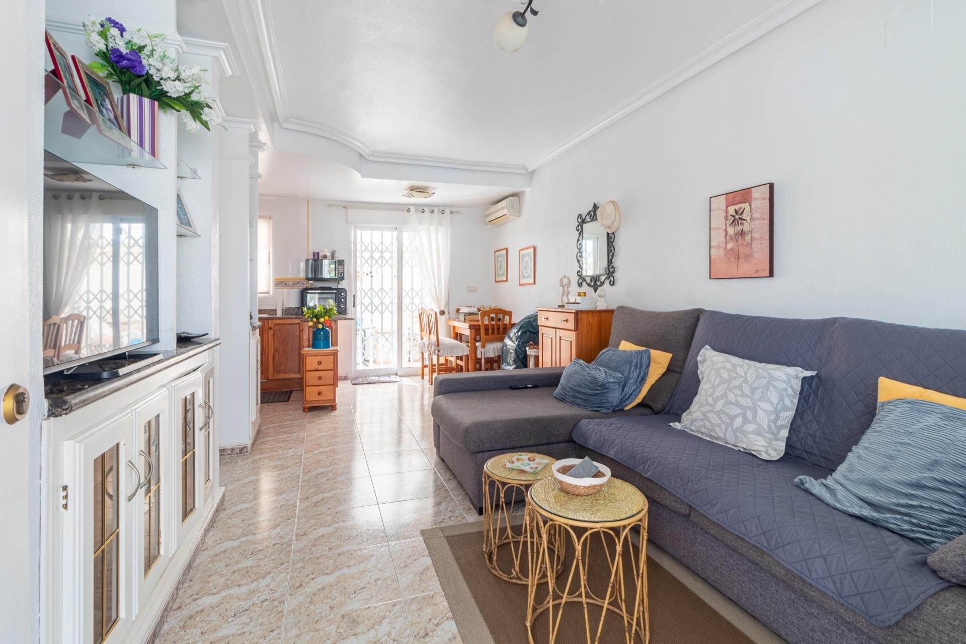 Resale - Terraced house -
Orihuela Costa - La Regia