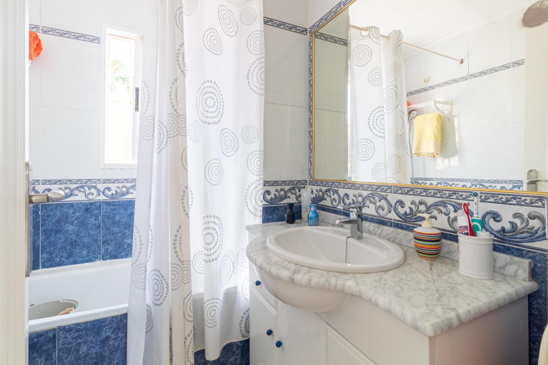 Resale - Terraced house -
Orihuela Costa - La Regia