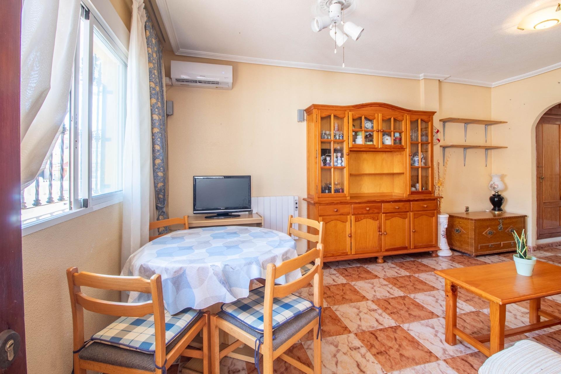 Resale - Terraced house -
Orihuela Costa - La Zenia