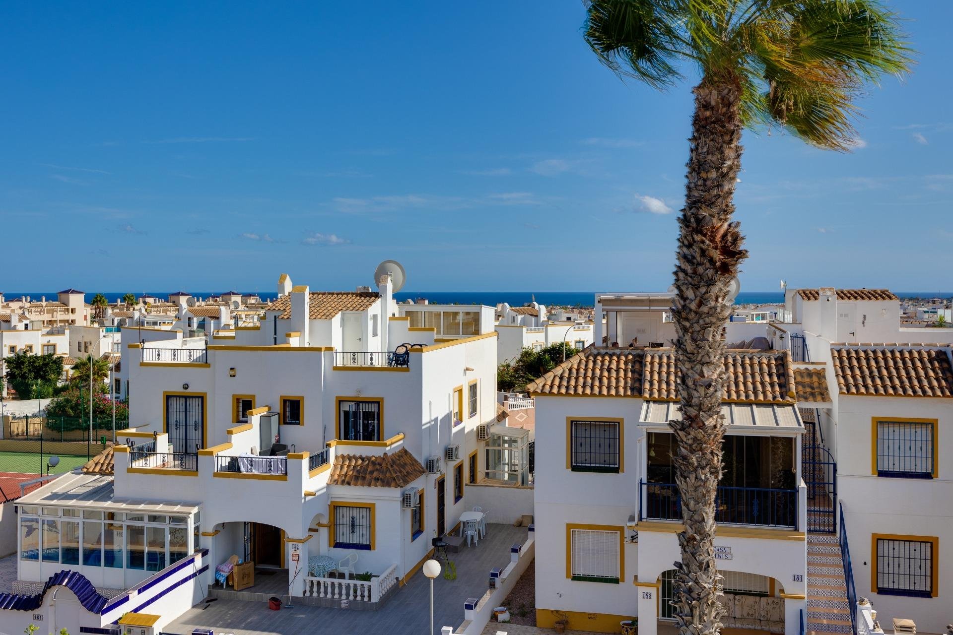 Resale - Townhouse -
Orihuela Costa - La Florida
