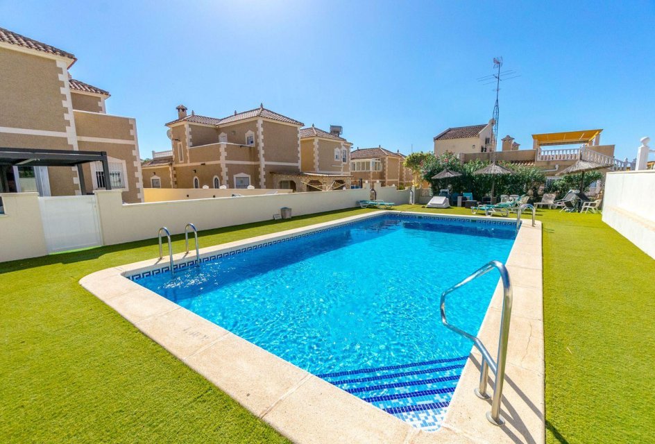 Resale - Townhouse -
Orihuela Costa - Las Filipinas
