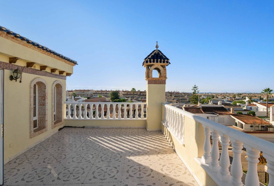 Resale - Townhouse -
Orihuela Costa - Los Almendros-La Florida