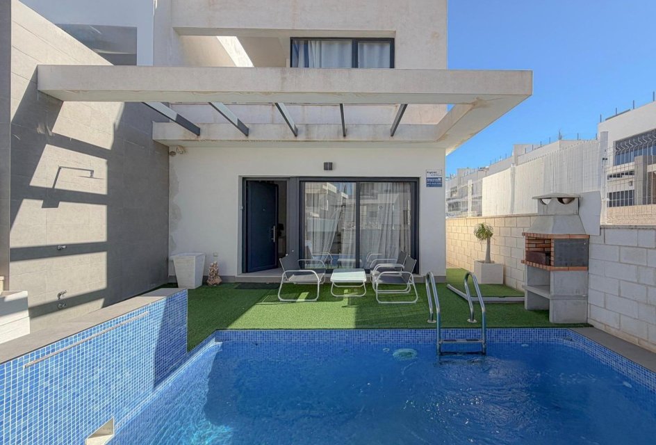 Resale - Townhouse -
Orihuela Costa - PAU 26