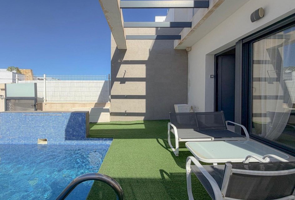 Resale - Townhouse -
Orihuela Costa - PAU 26