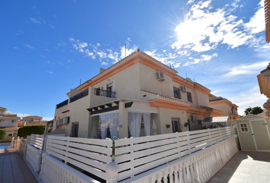 Resale - Townhouse -
Orihuela Costa - Playa Flamenca