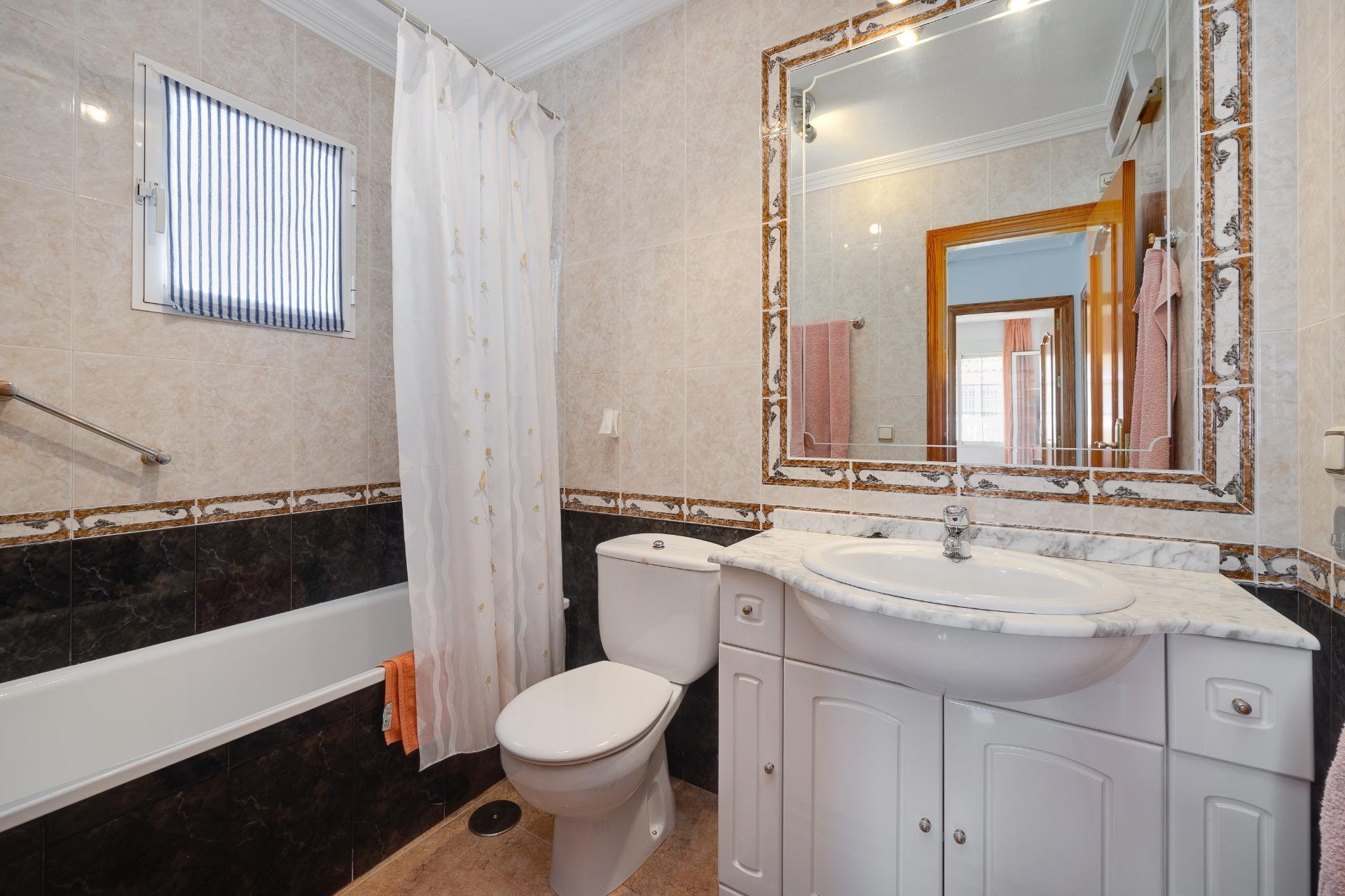 Resale - Townhouse -
Orihuela Costa - Playa Flamenca