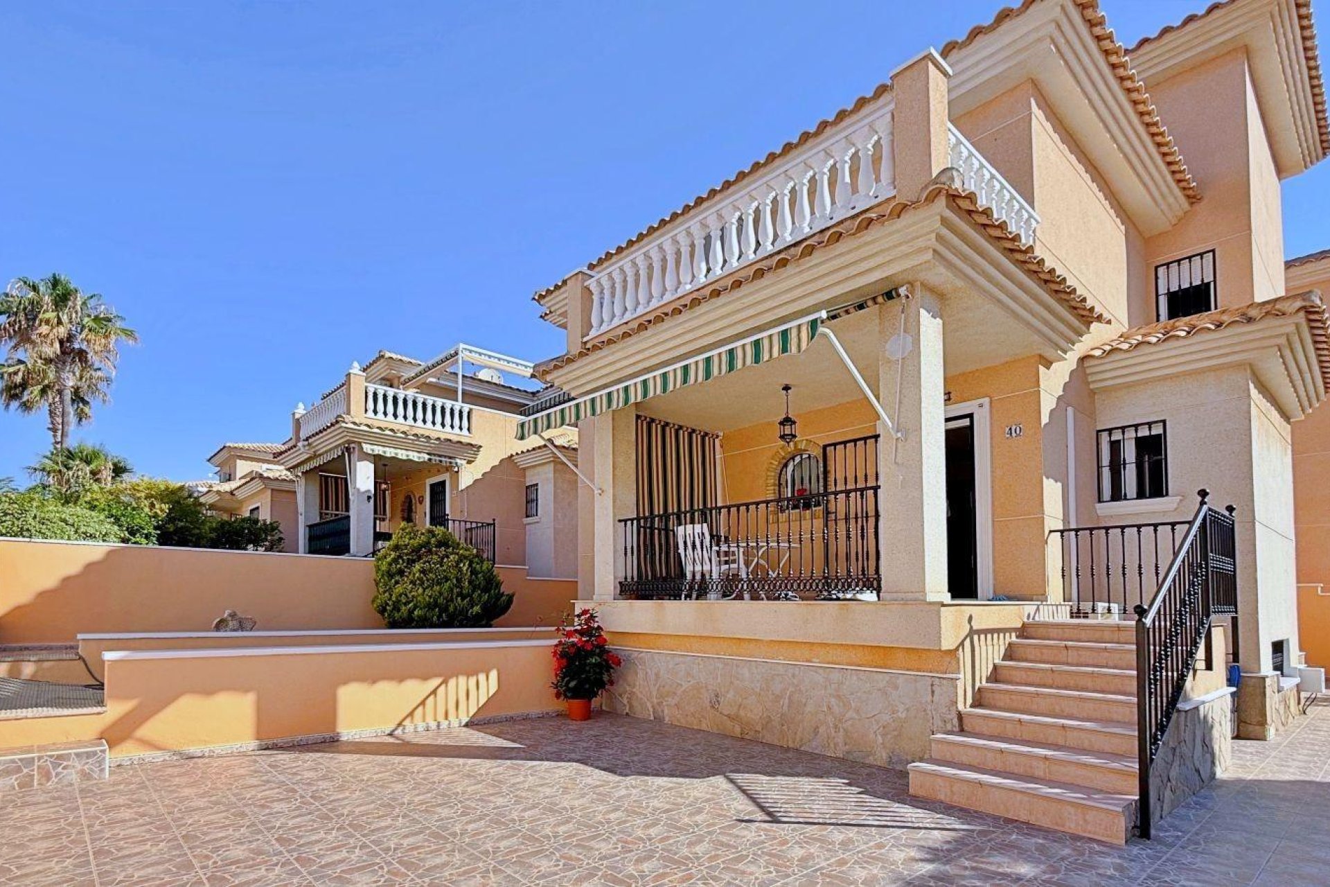 Resale - Townhouse -
Orihuela Costa - Urbanización Perla del Mar