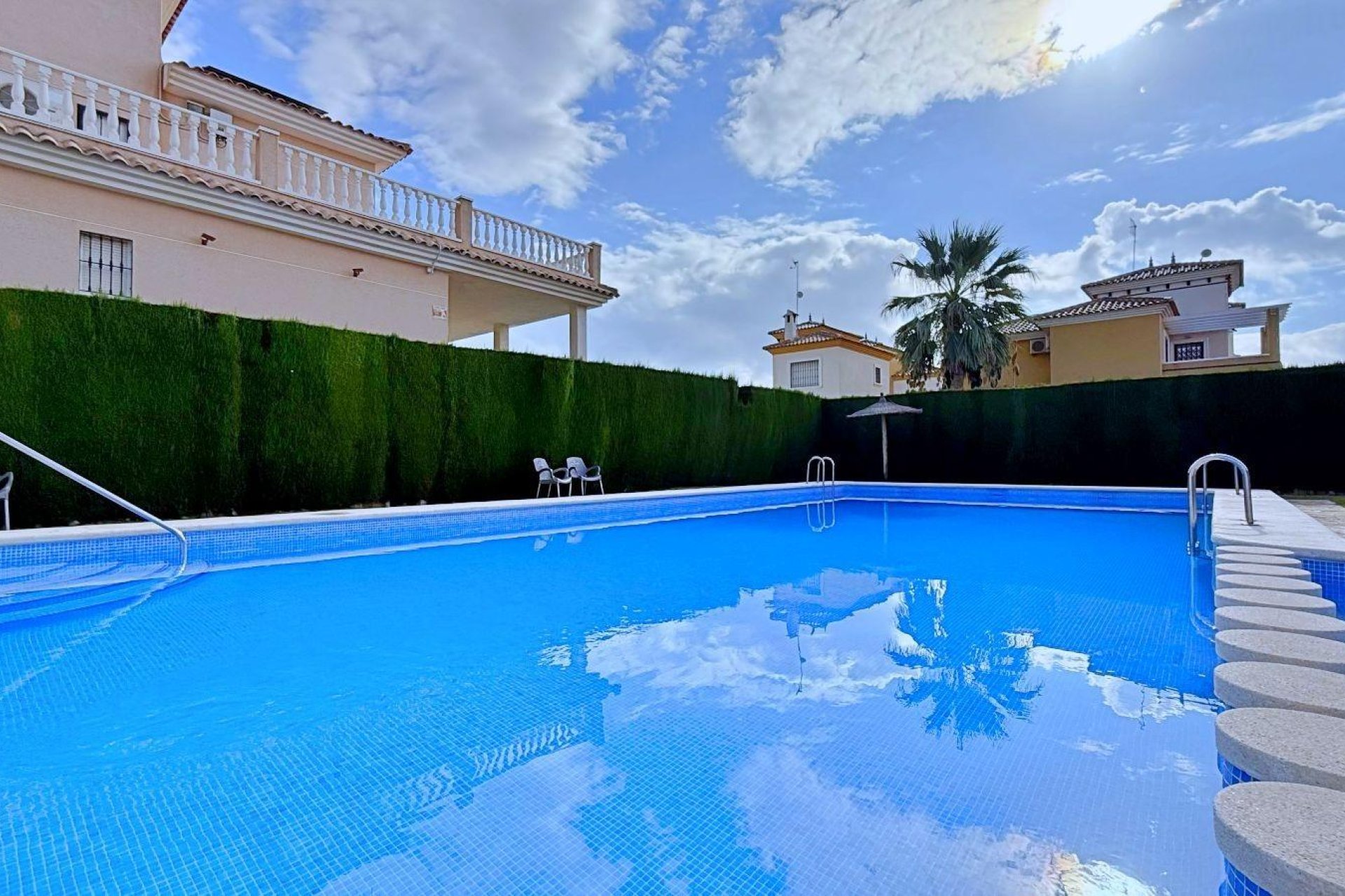 Resale - Townhouse -
Orihuela Costa - Urbanización Perla del Mar