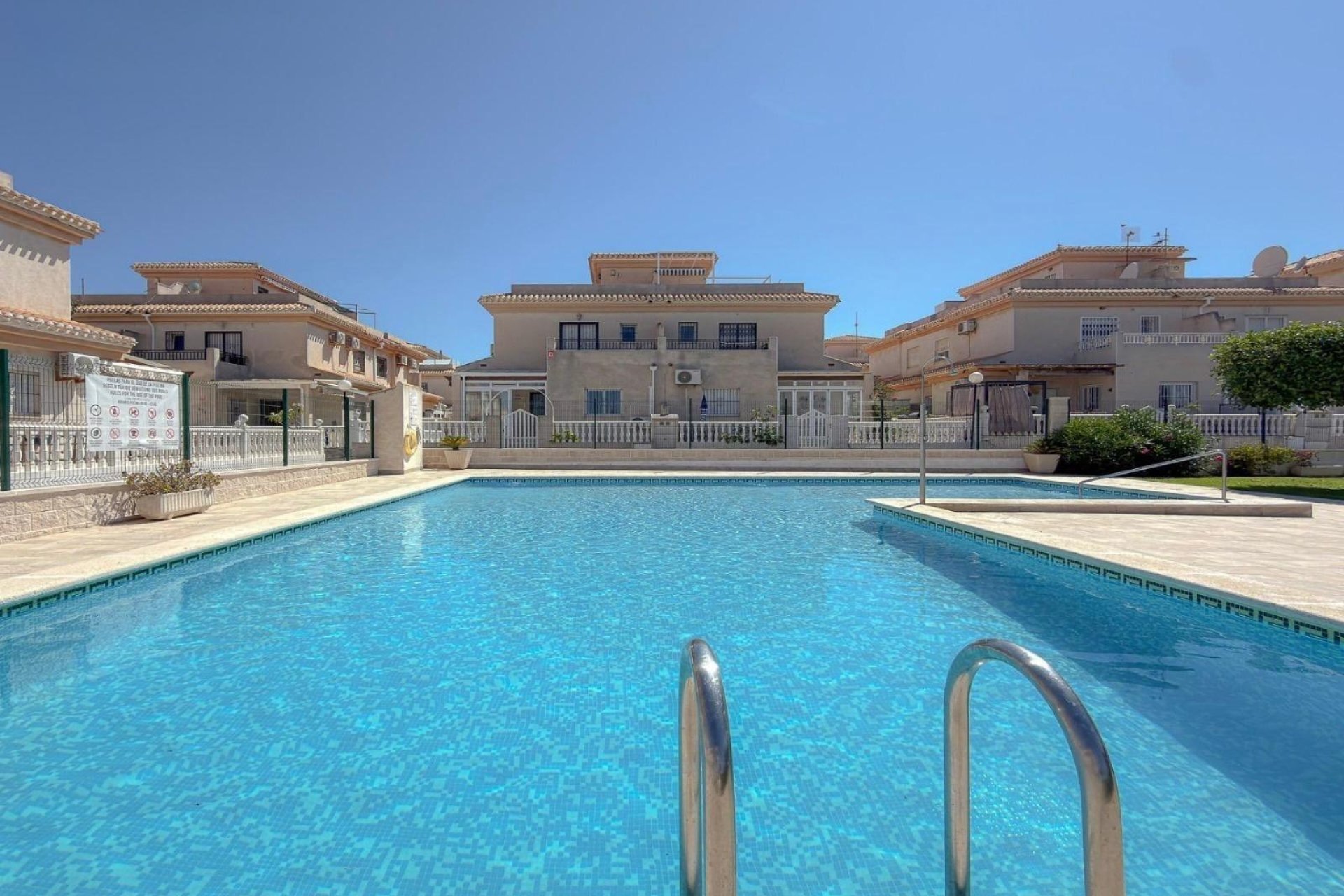 Resale - Townhouse -
Orihuela Costa
