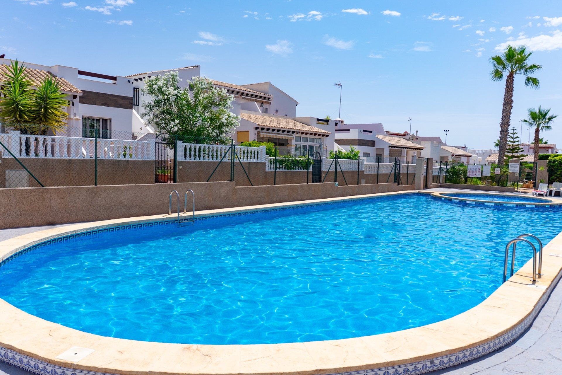 Resale - Townhouse -
Torrevieja - Punta prima