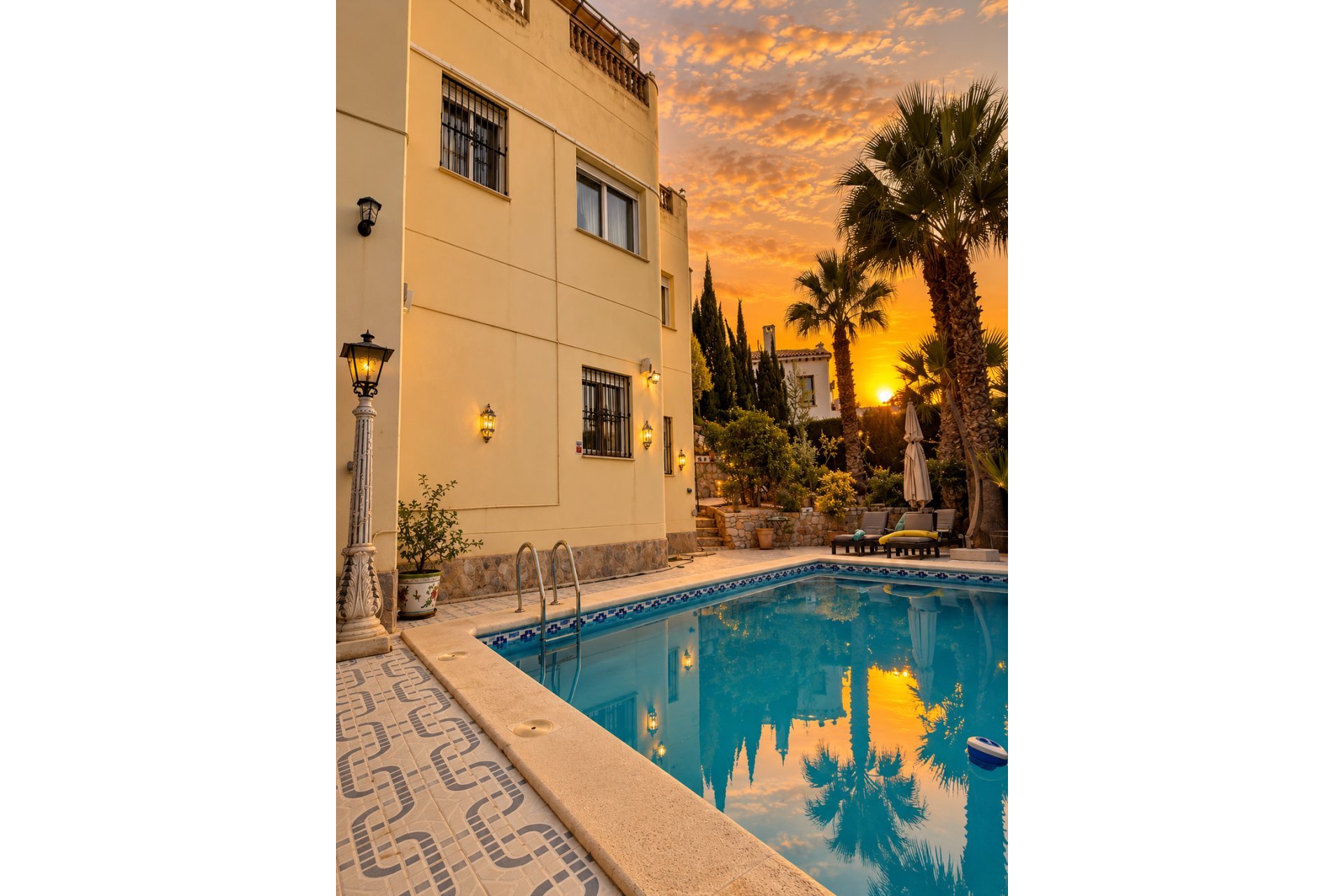 Resale - Villa -
Dehesa de Campoamor - Las Ramblas Golf
