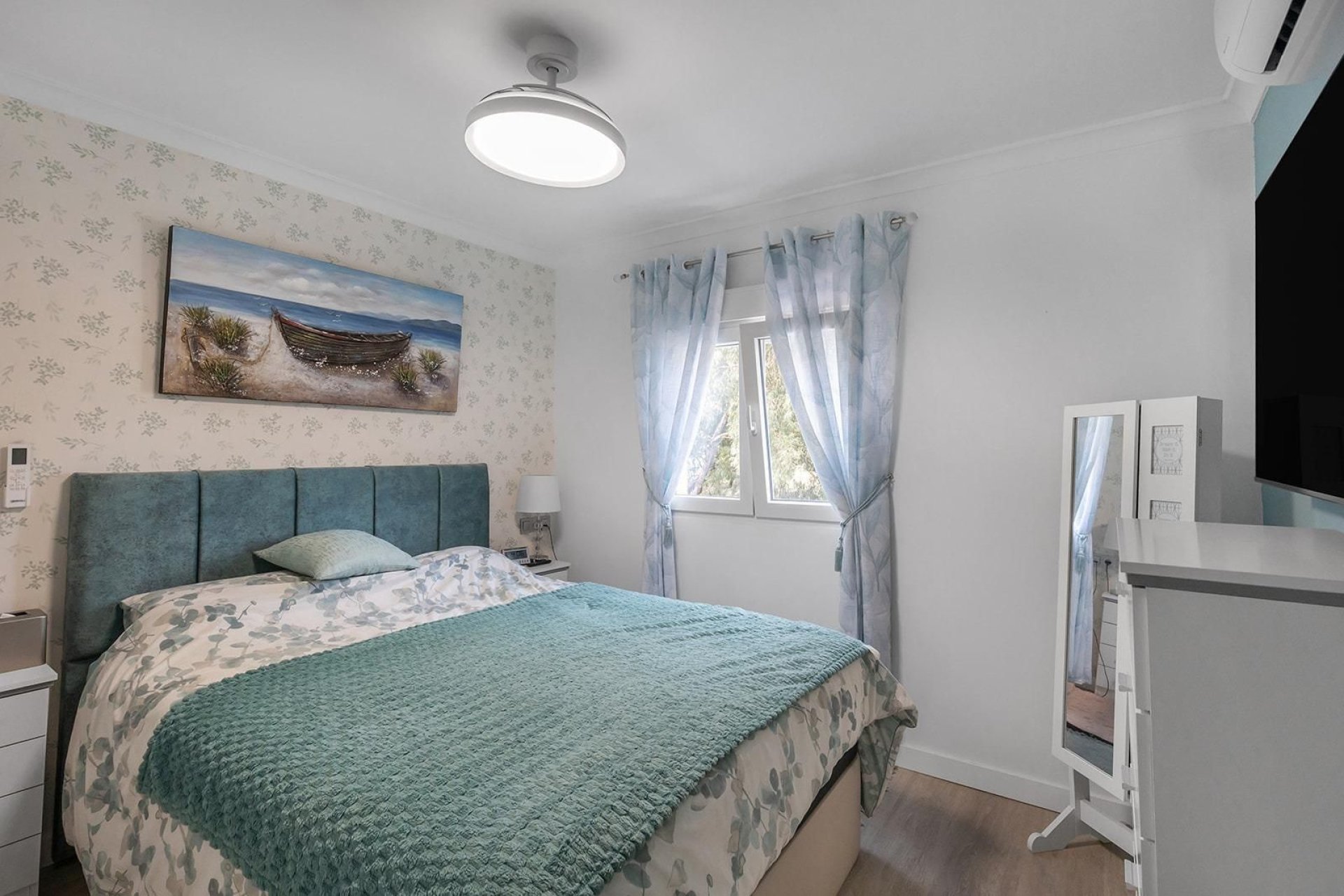 Resale - Villa -
Guardamar del Segura - Urbanizaciones