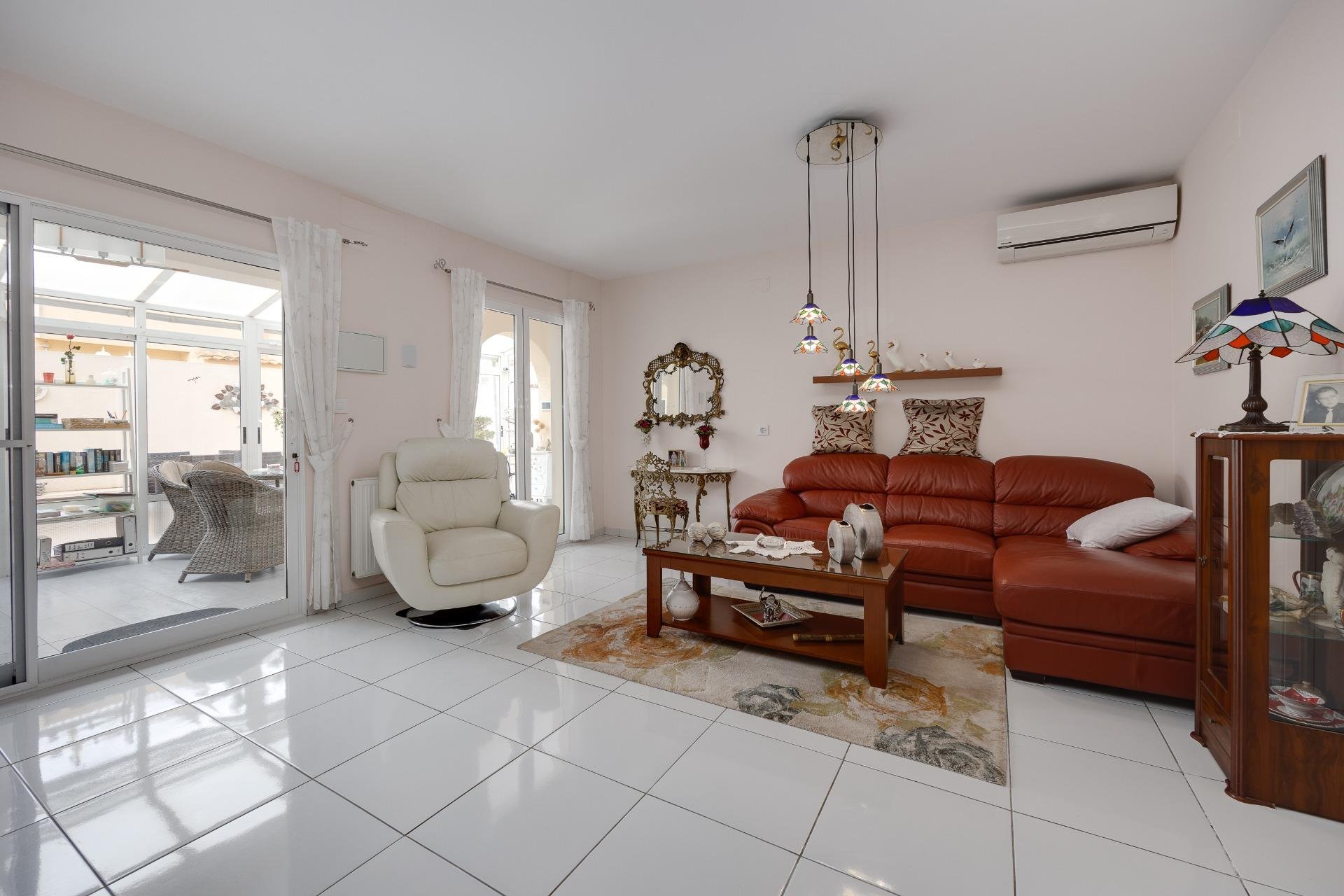 Resale - Villa -
Orihuela Costa - Cabo Roig