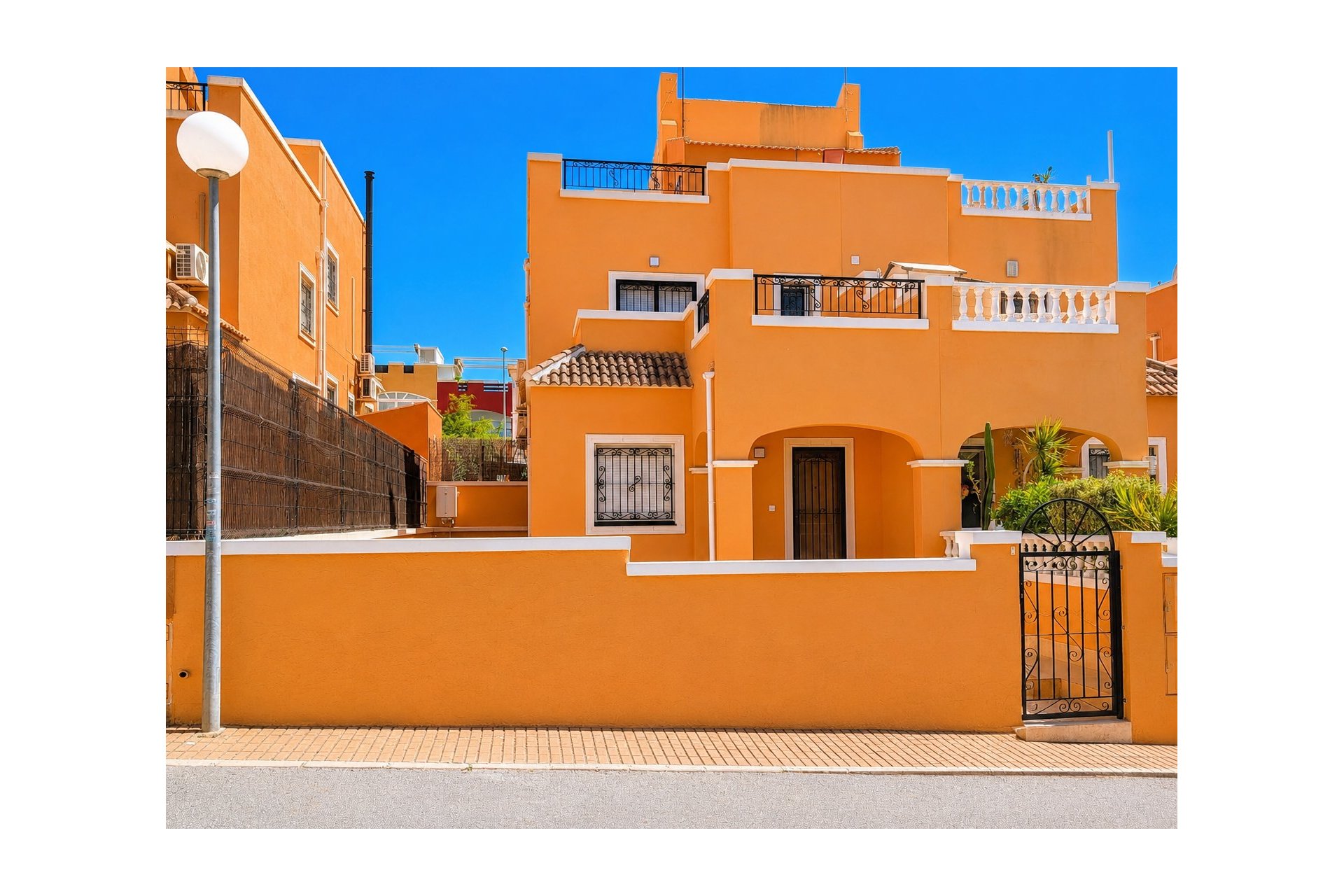 Resale - Villa -
Orihuela Costa - Dream Hills