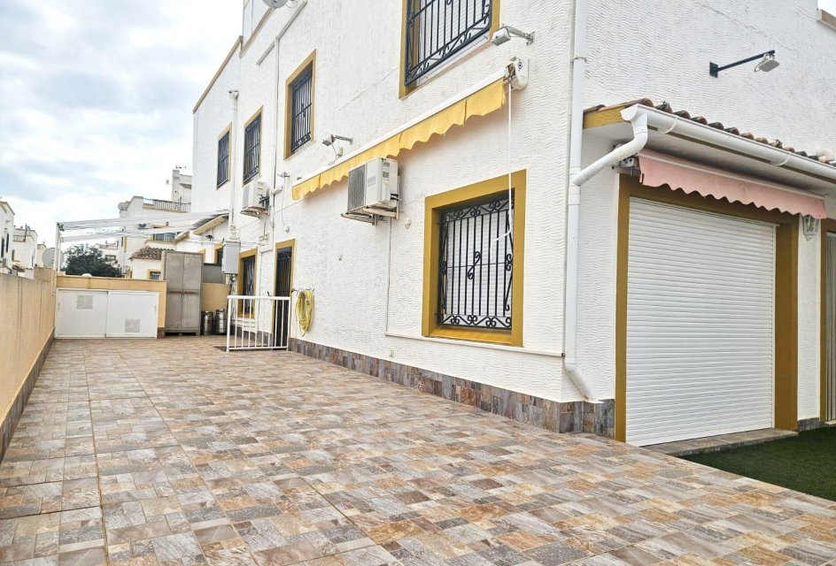 Resale - Villa -
Orihuela Costa - Dream Hills