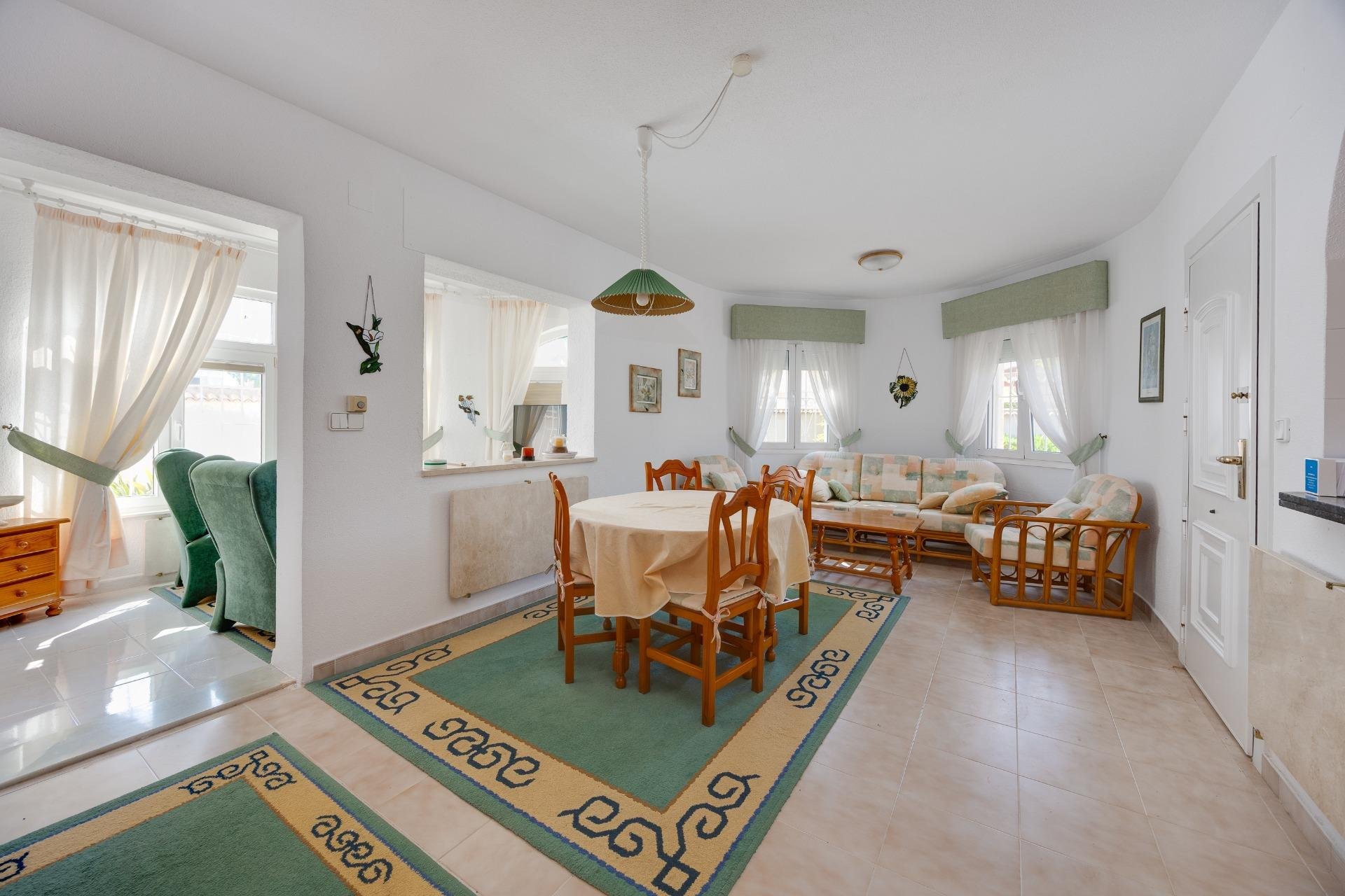 Resale - Villa -
Orihuela Costa - La Florida