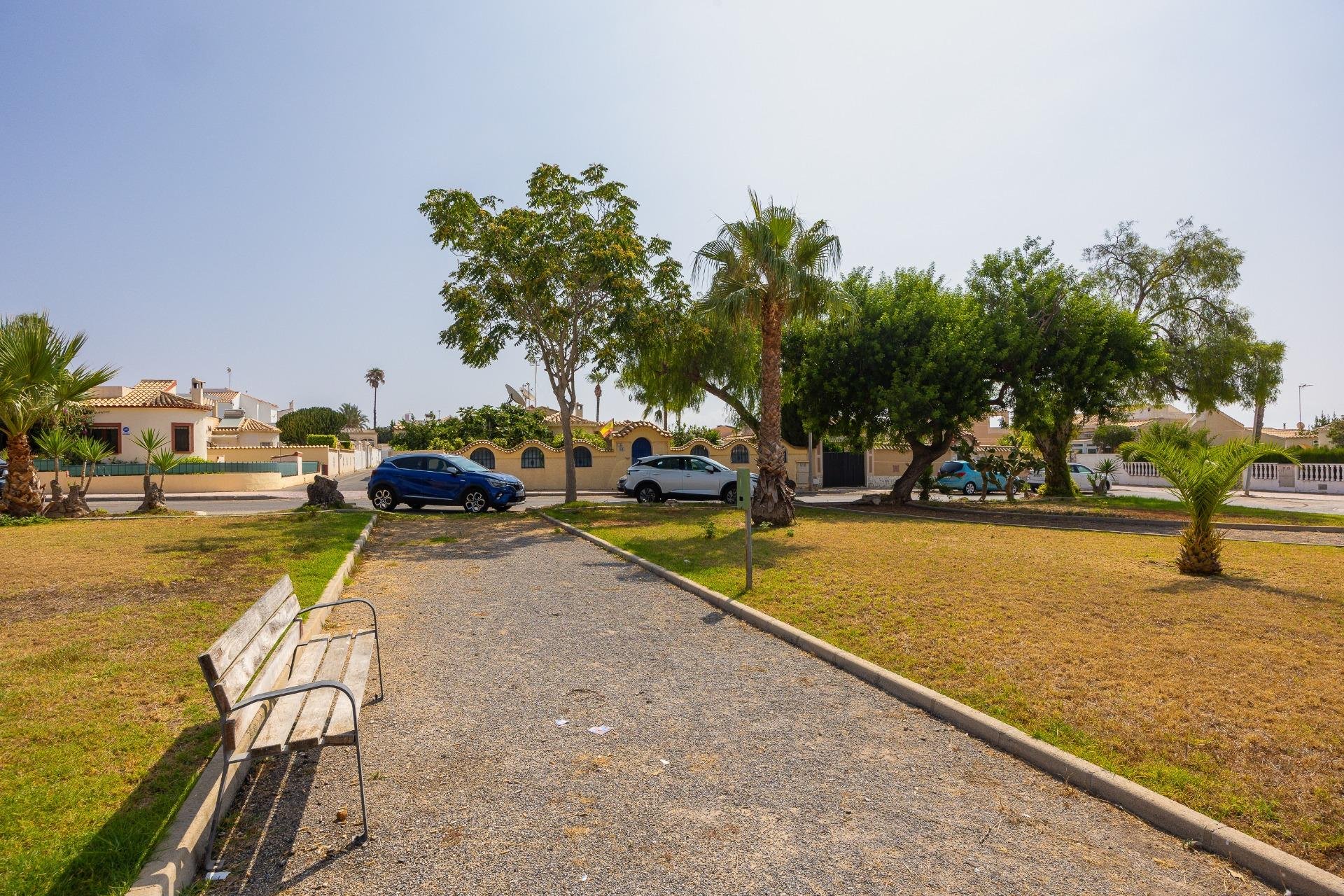 Resale - Villa -
Orihuela Costa - La Florida