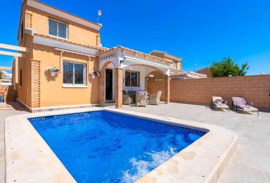 Resale - Villa -
Orihuela Costa - La Florida