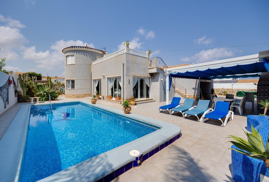 Resale - Villa -
Orihuela Costa - La Regia