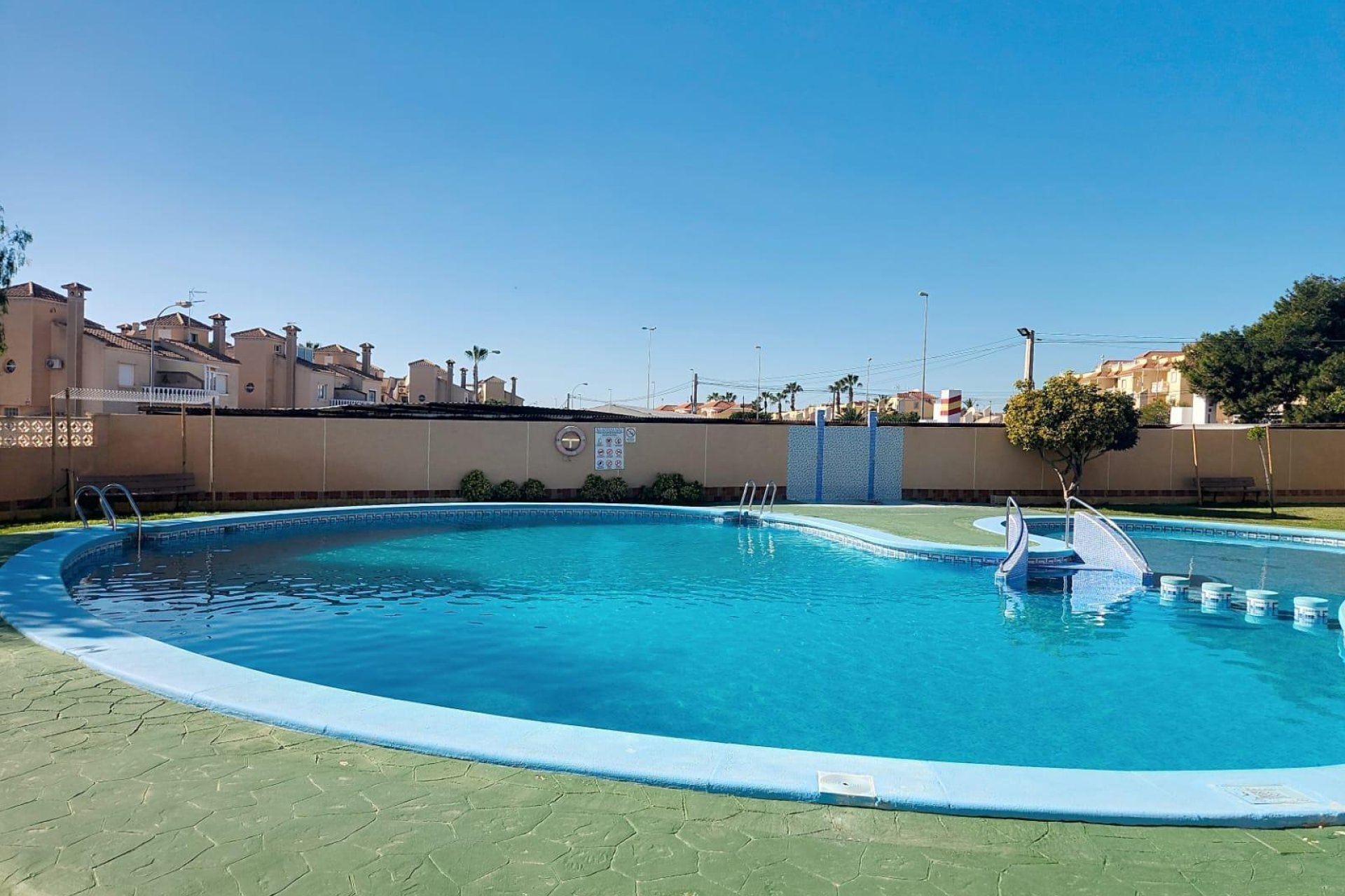 Resale - Villa -
Orihuela Costa - La Zenia- Orihuela costa