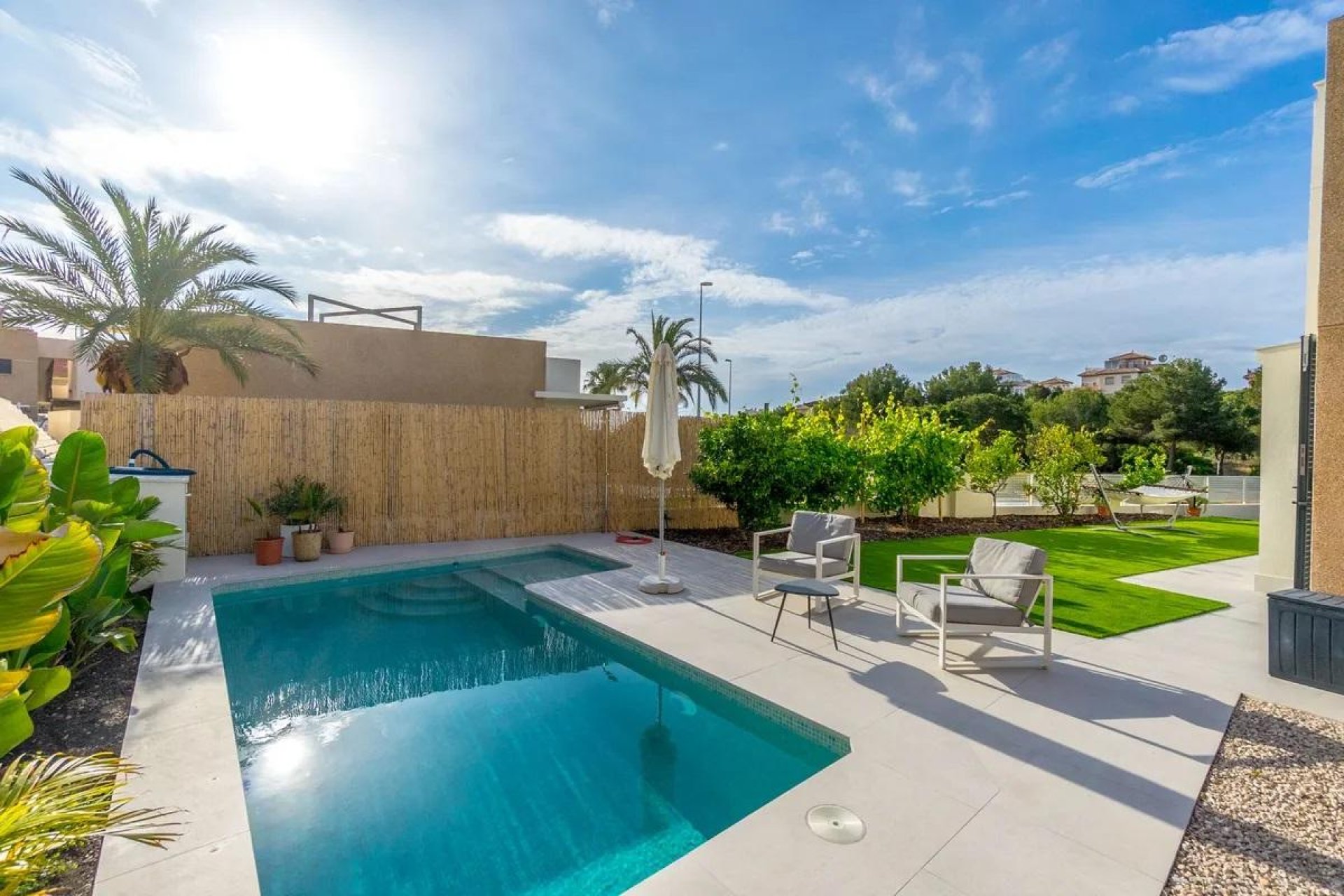 Resale - Villa -
Orihuela Costa - La Zenia