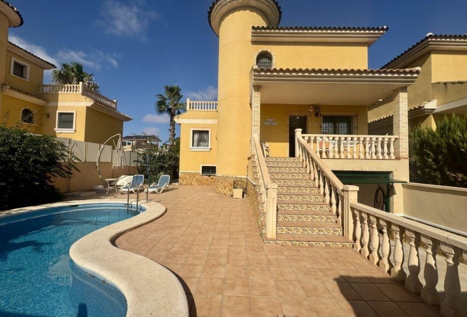 Resale - Villa -
Orihuela Costa - Las Filipinas