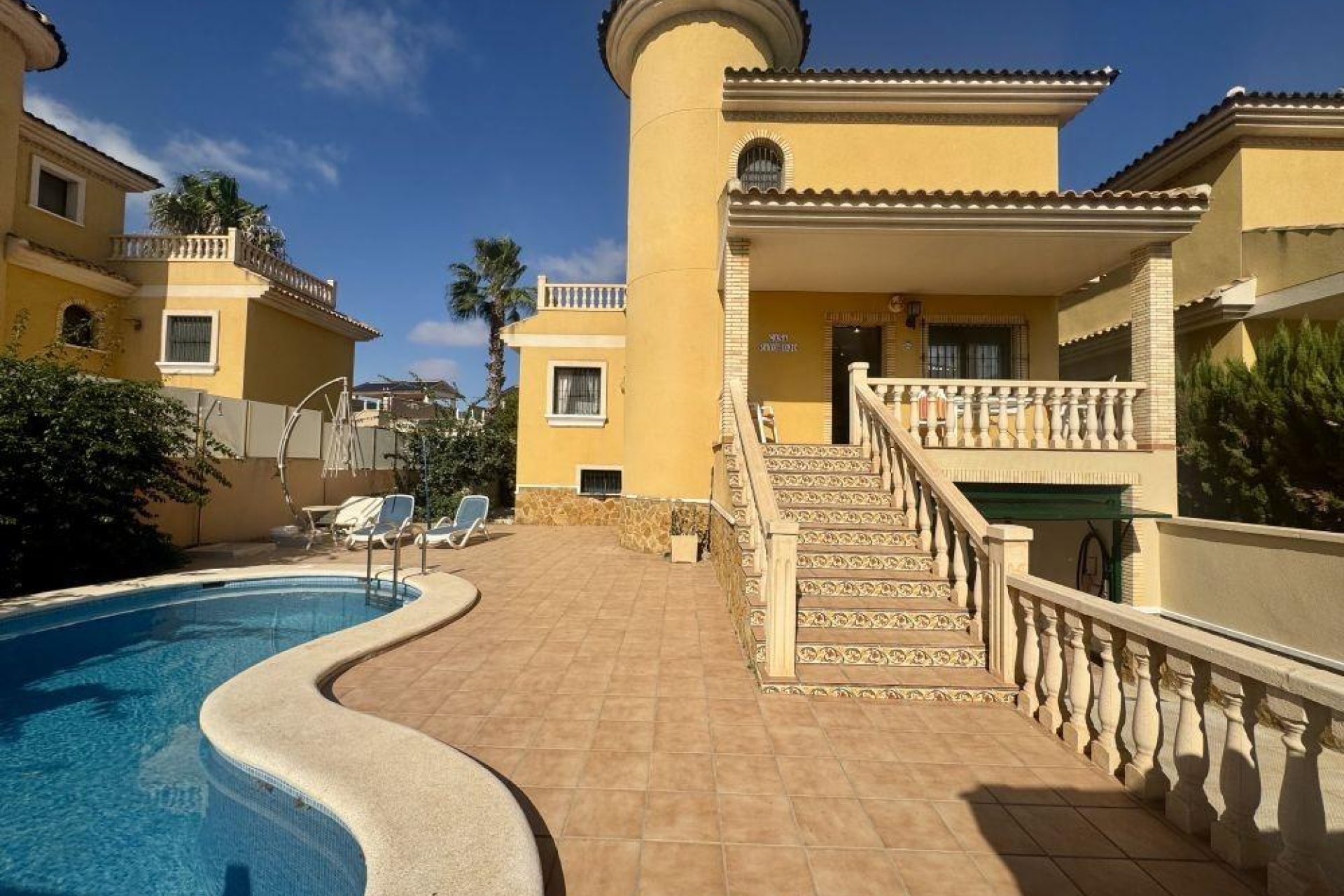 Resale - Villa -
Orihuela Costa - Las Filipinas
