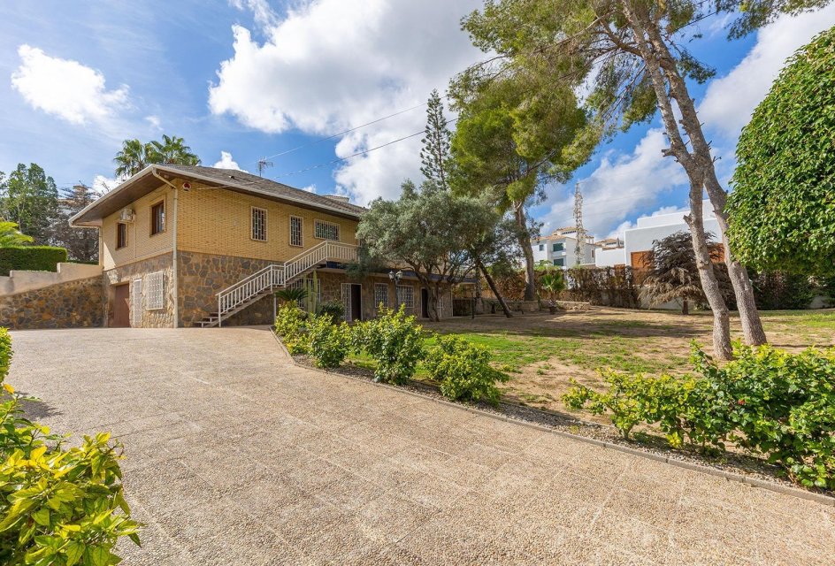 Resale - Villa -
Orihuela Costa - Las Filipinas