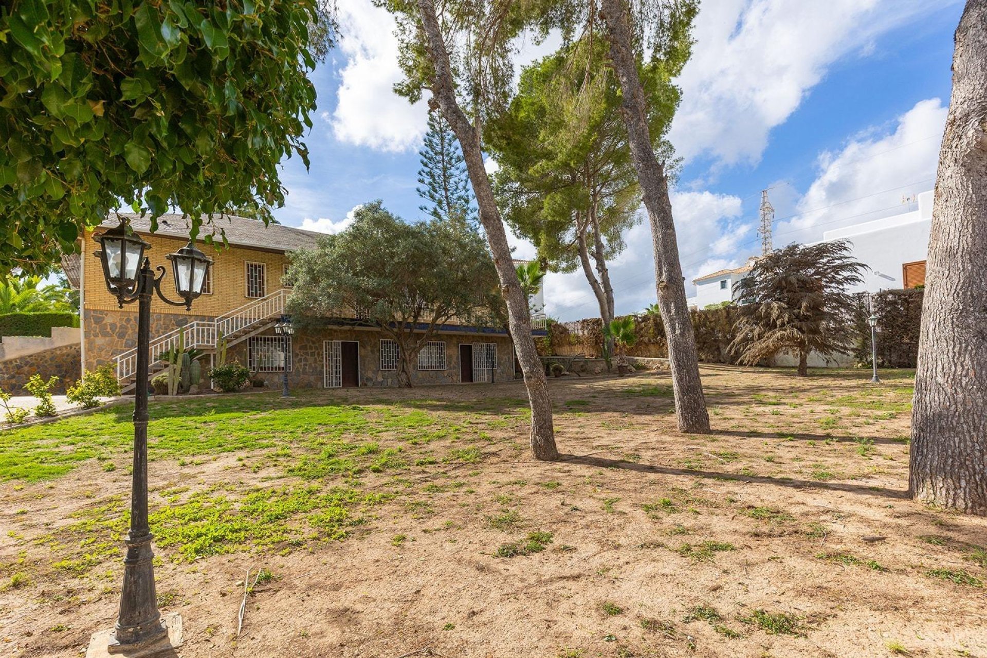 Resale - Villa -
Orihuela Costa - Las Filipinas
